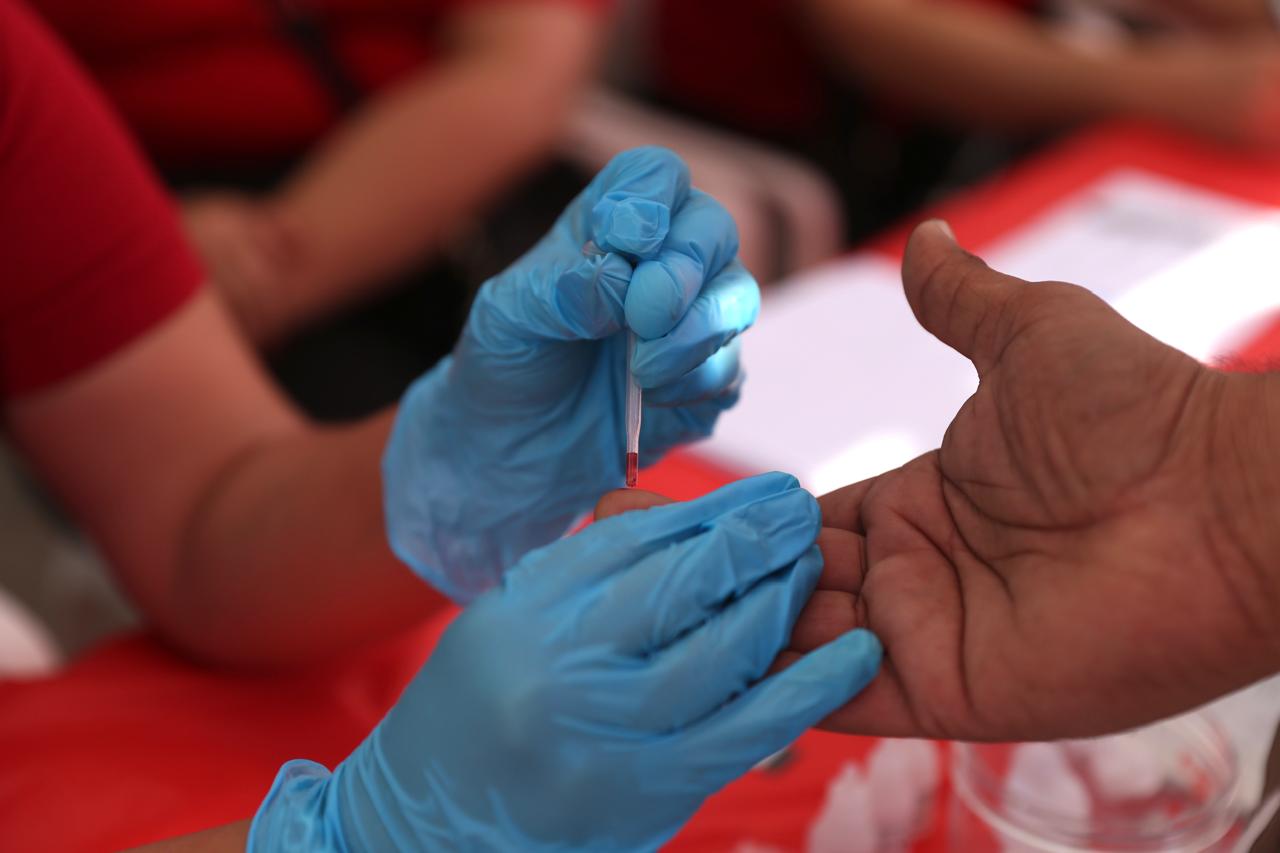 La Presidenta Estrella Palacios, encabeza la actividad organizada por la Coordinación de Atención a la Población LGBTTTTIQA+; la campaña consta también de pláticas y talleres en universidades y el propio Palacio Municipal