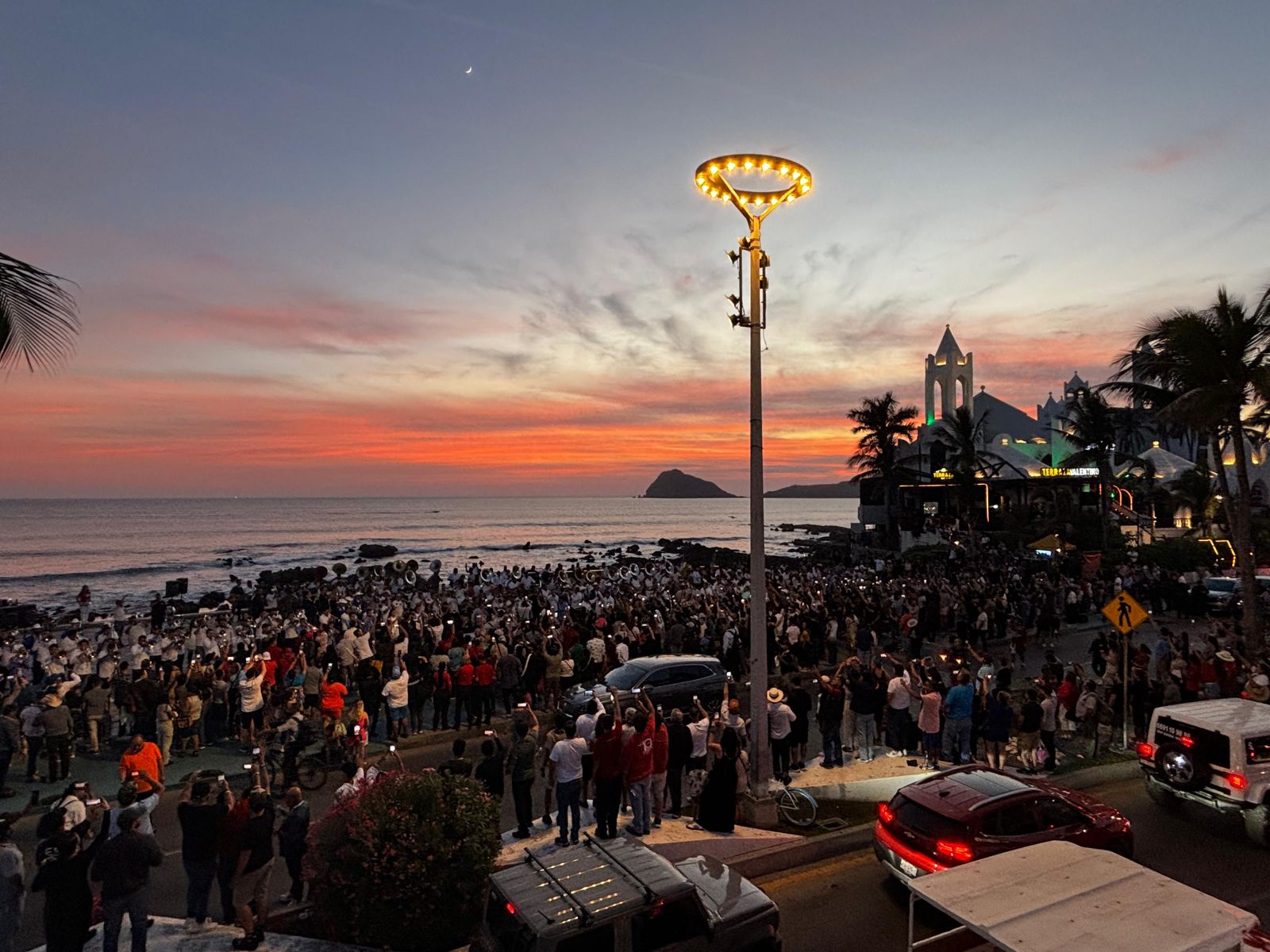 La Presidenta Estrella Palacios, destaca que Mazatlán luce a través de la música sinaloense