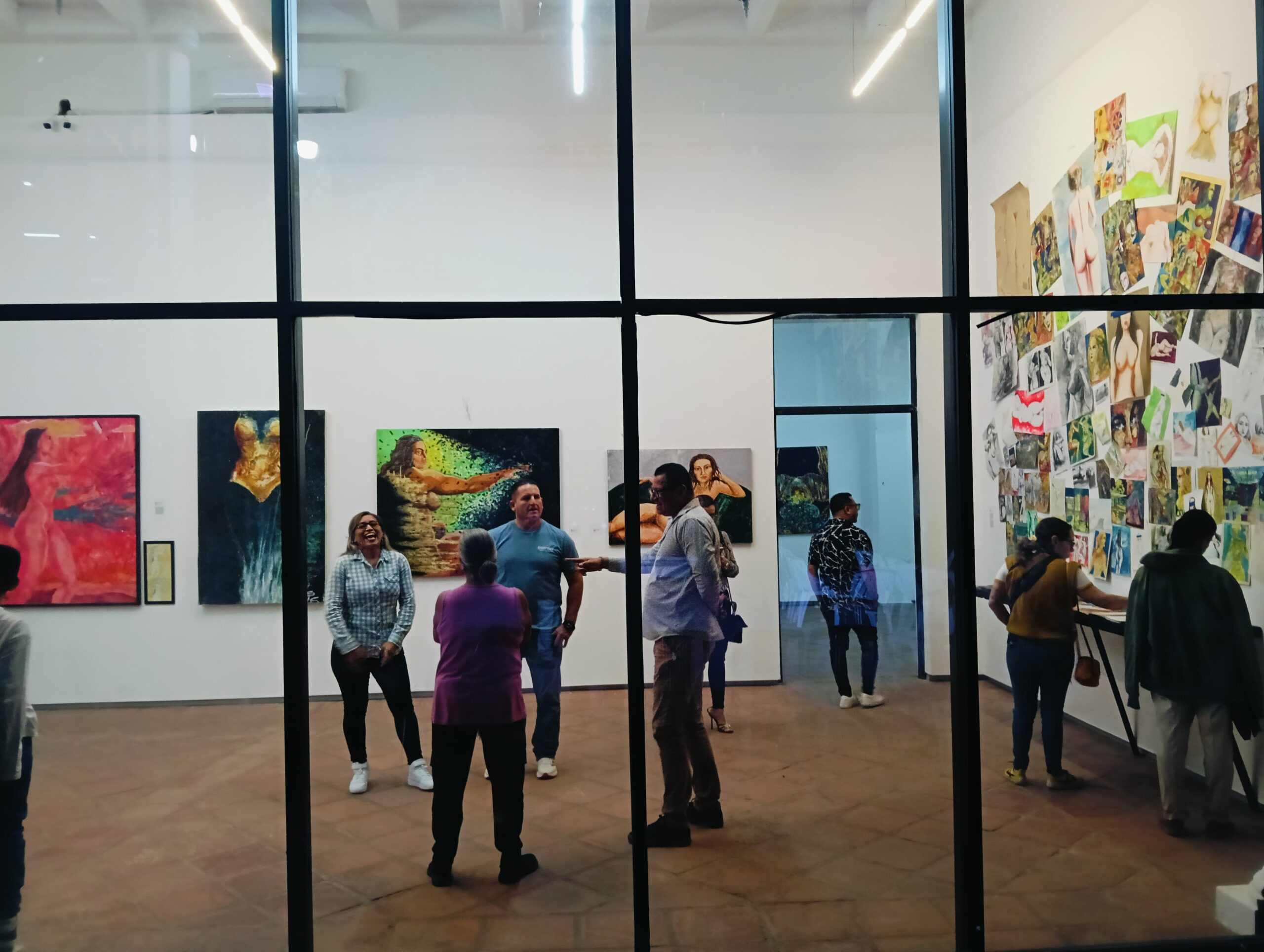 A partir de mañana jueves 5 de diciembre el Museo de Arte de Mazatlán reanuda sus actividades laborales y talleres artísticos. Sus galerías Antonio López Sáenz y Roberto Pérez Rubio estarán listas para recibirlos en horario de 10:00 a 16:00 horas. La inauguración de la exposición Obras de coleccionistas de Xosé Lamas en la galería Carlos Bueno será el martes 10 de diciembre a las 19:00 horas. Así como también reanudará sus actividades la Orquesta Sinfónica y Coro Infantil Paseo del Centenario.