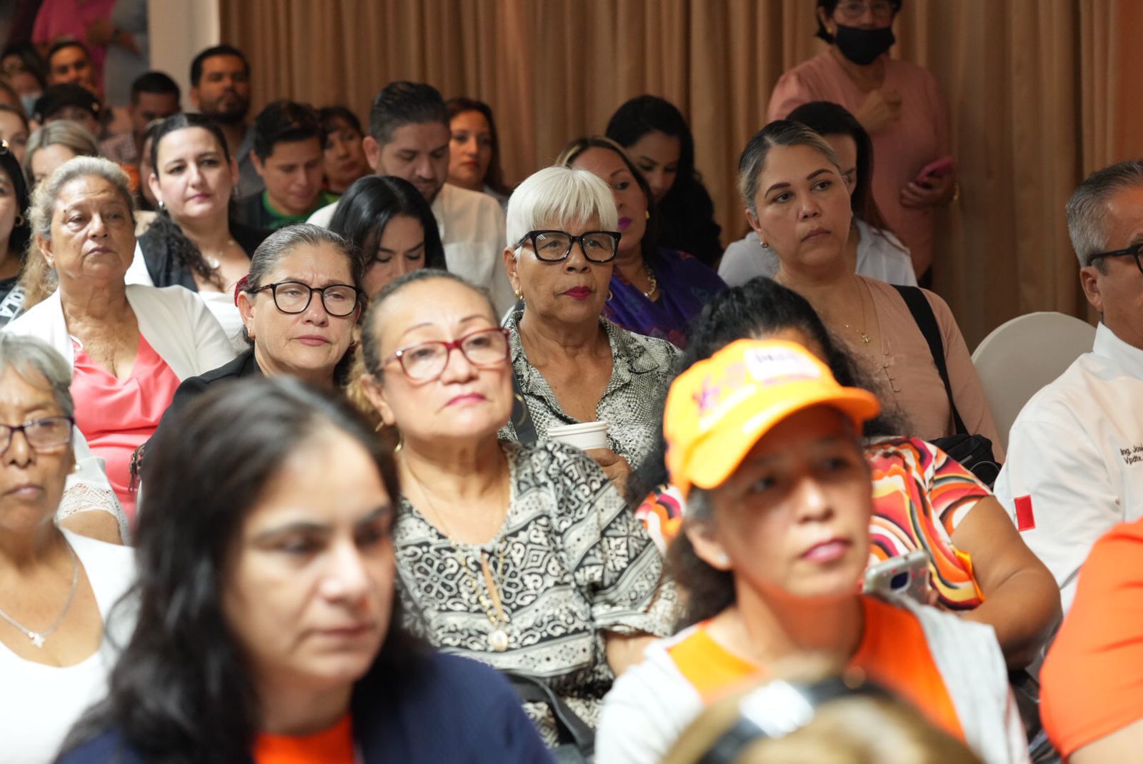 El Congreso del Estado de Sinaloa impulsa iniciativas que garantizan el bienestar de las mujeres, las protege de todos los tipos de violencia y las empodera para seguir creciendo, objetivos en los que se tiene el respaldo del gobernador Rubén Rocha Moya, afirmaron diputadas locales y federales. 