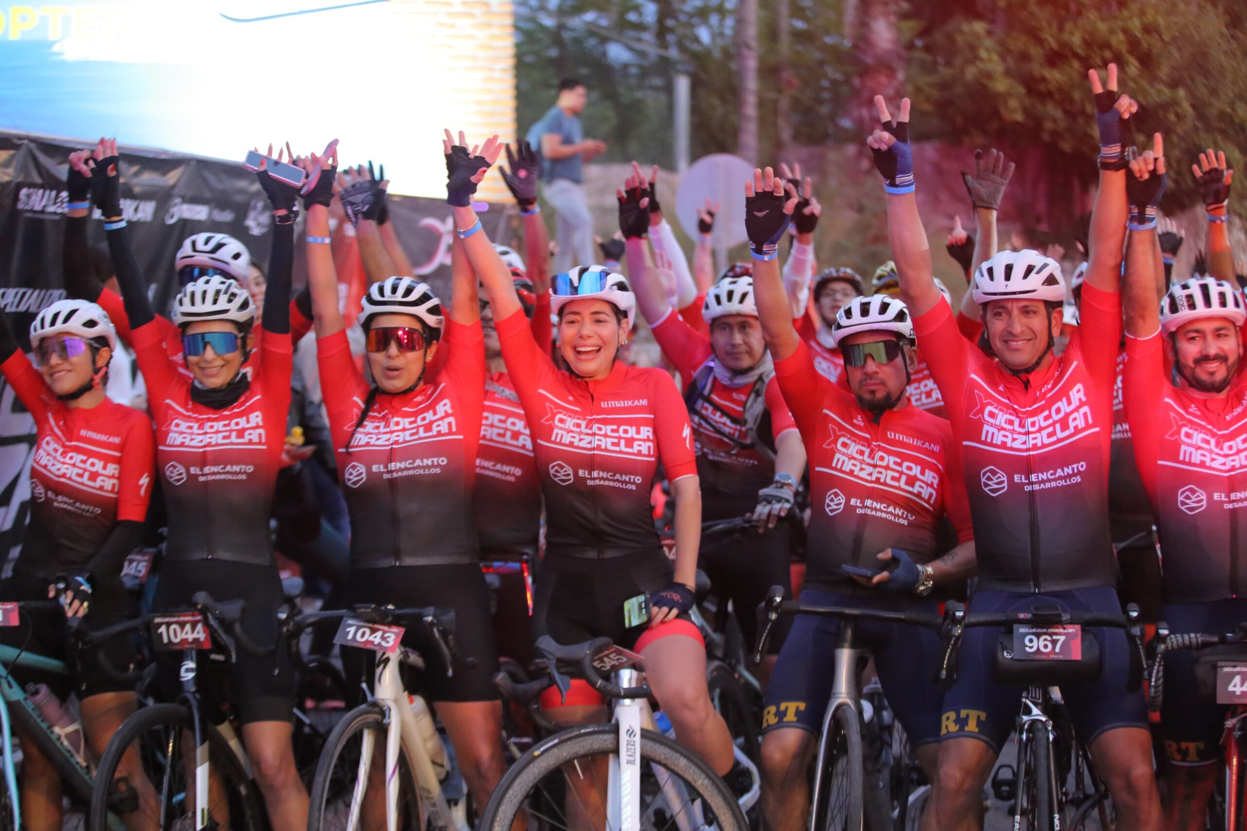 Participan más de 1,200 ciclistas de diversas partes del país y de Estados Unidos