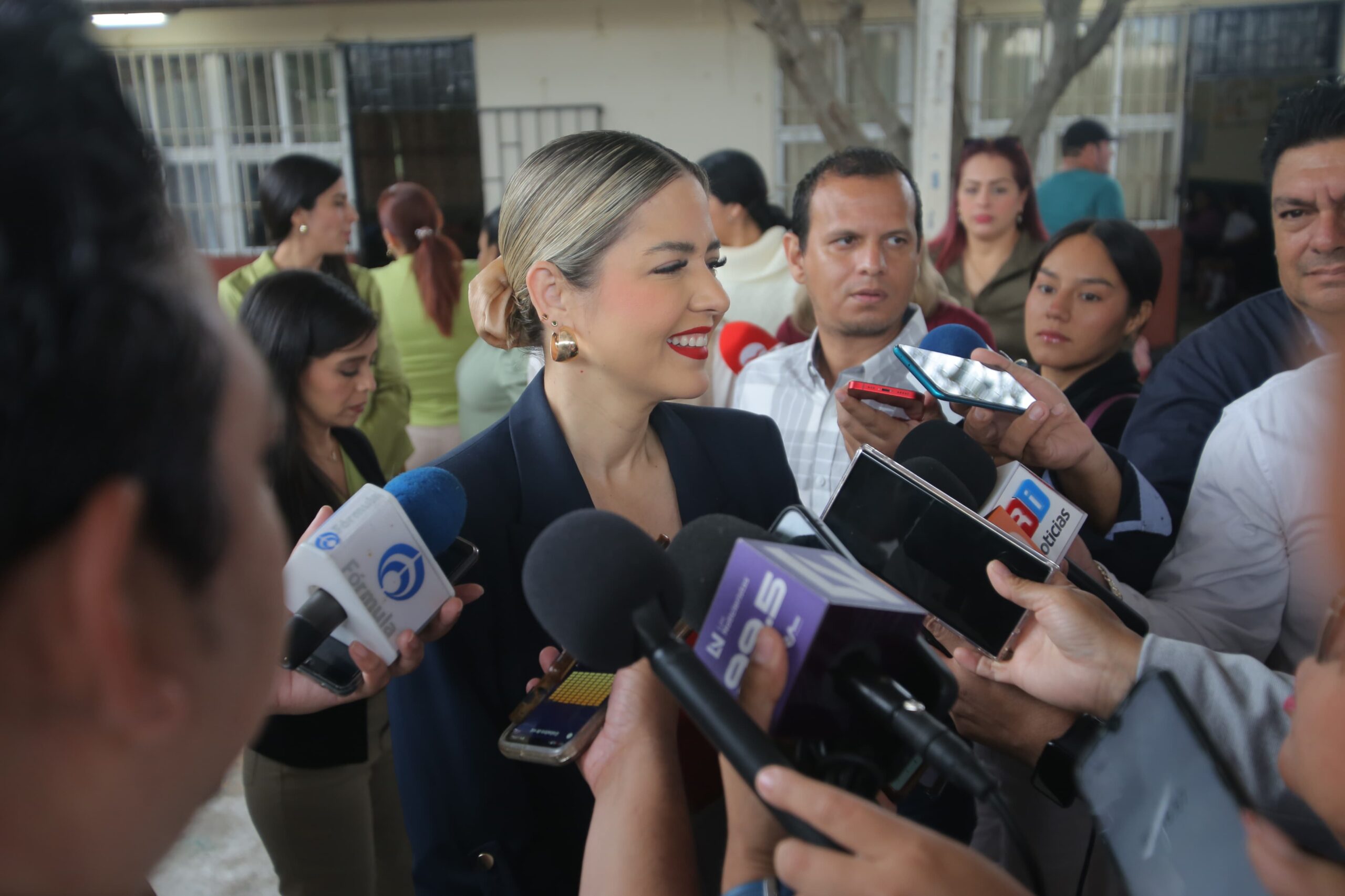 La prioridad es atender a los casi 14,000 beneficiarios del Hospital Municipal informa alcaldesa Estrella Palacios.