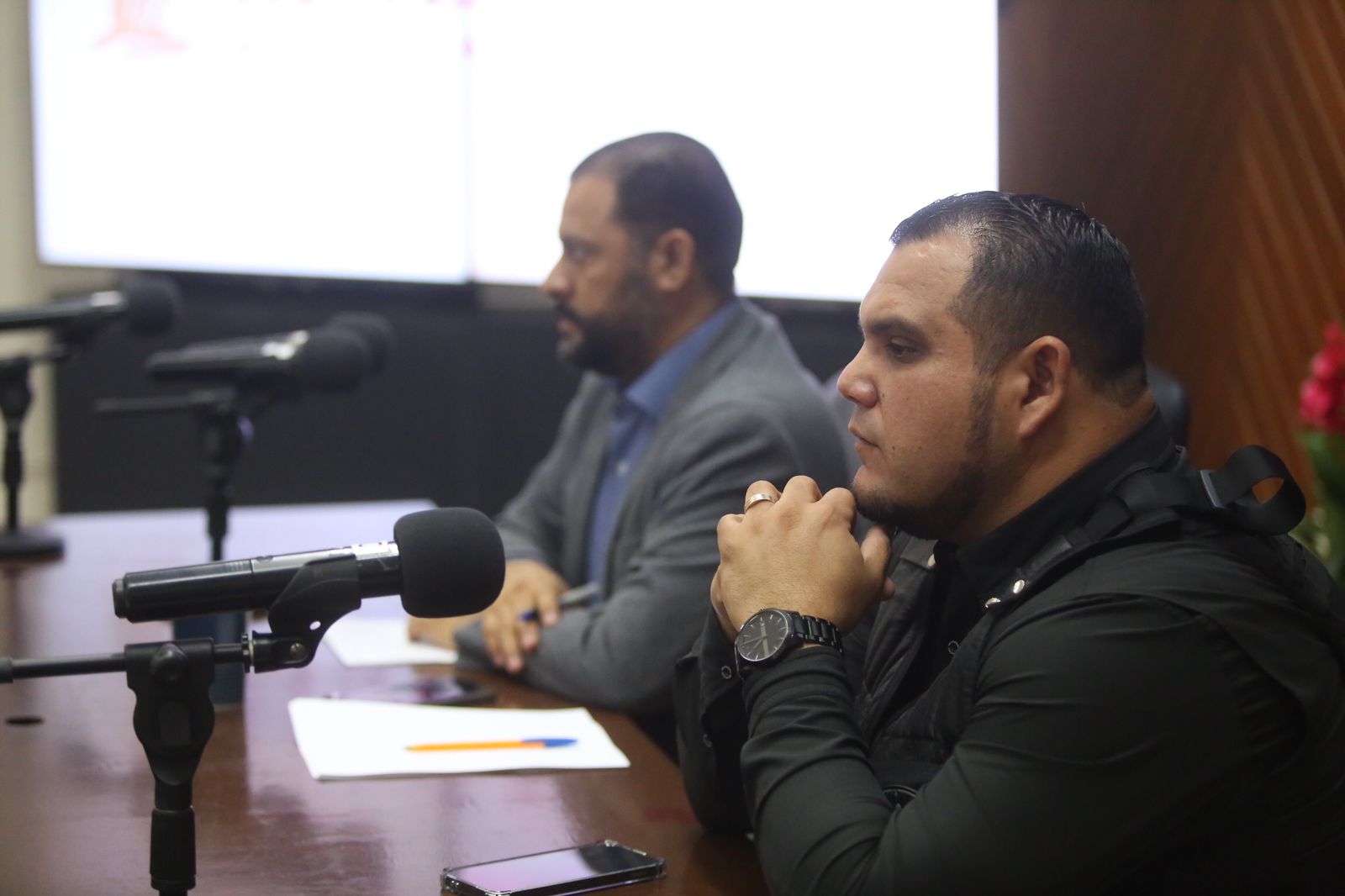 Por encomienda de la Presidenta Estrella Palacios, una comisión de funcionarios municipales atiende a familiares y allegados del joven Óscar Aguilar 

