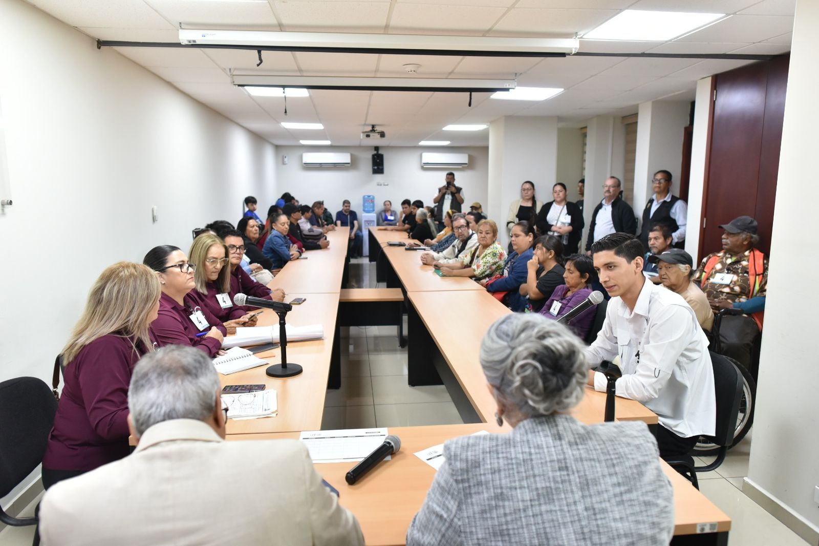La Comisión de Hacienda Pública y Administración del Congreso del Estado recibió a representantes de personas con discapacidad para analizar la posibilidad de incluir un presupuesto específico para vivienda adaptada en el ejercicio fiscal 2025.