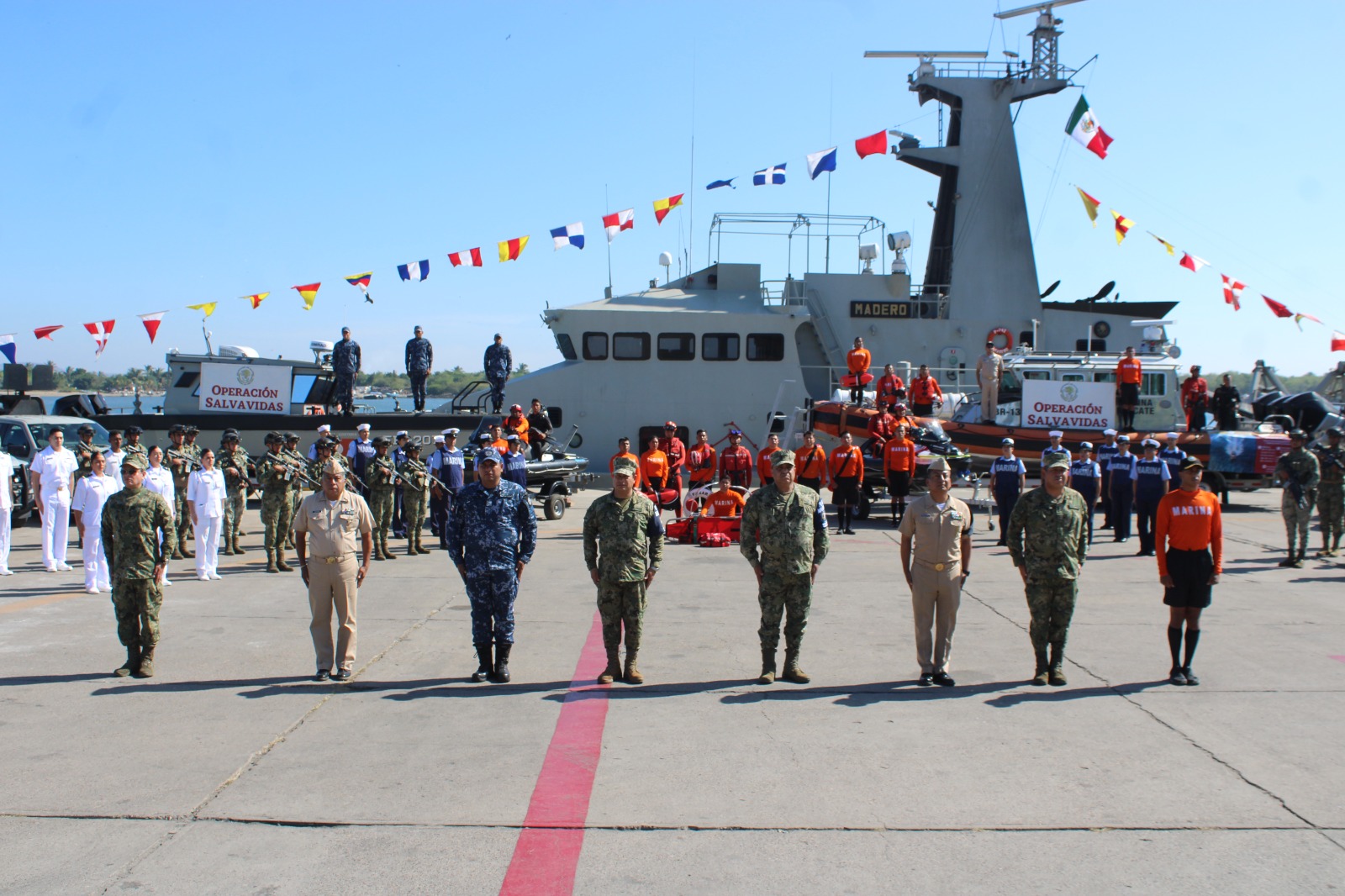 La Secretaría de Marina, a través de la Cuarta Región Naval, informa que hoy inició la “Operación Salvavidas, Invierno 2024”, en el marco de la implementación del Plan Marina, con el objetivo de proporcionar seguridad y vigilancia, para resguardar la integridad de los vacacionistas nacionales e internacionales que visiten los principales destinos turísticos del país durante la siguiente temporada vacacional, del 13 de diciembre de 2024 al 8 de enero de 2025.