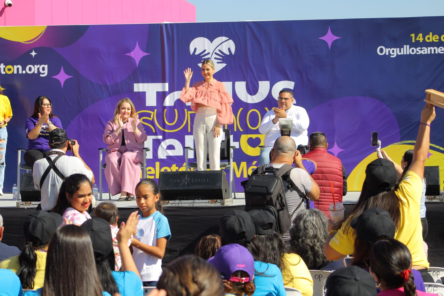 En la recta final de la campaña de donativos del Teletón, y en presencia de la Presidenta de Sistema DIF Sinaloa, Doctora Eneyda Rocha Ruiz, la Presidenta Municipal anuncia un convenio de colaboración con el CRIT Sinaloa, que apoya a cientos de niñas y niños con discapacidad y autismo