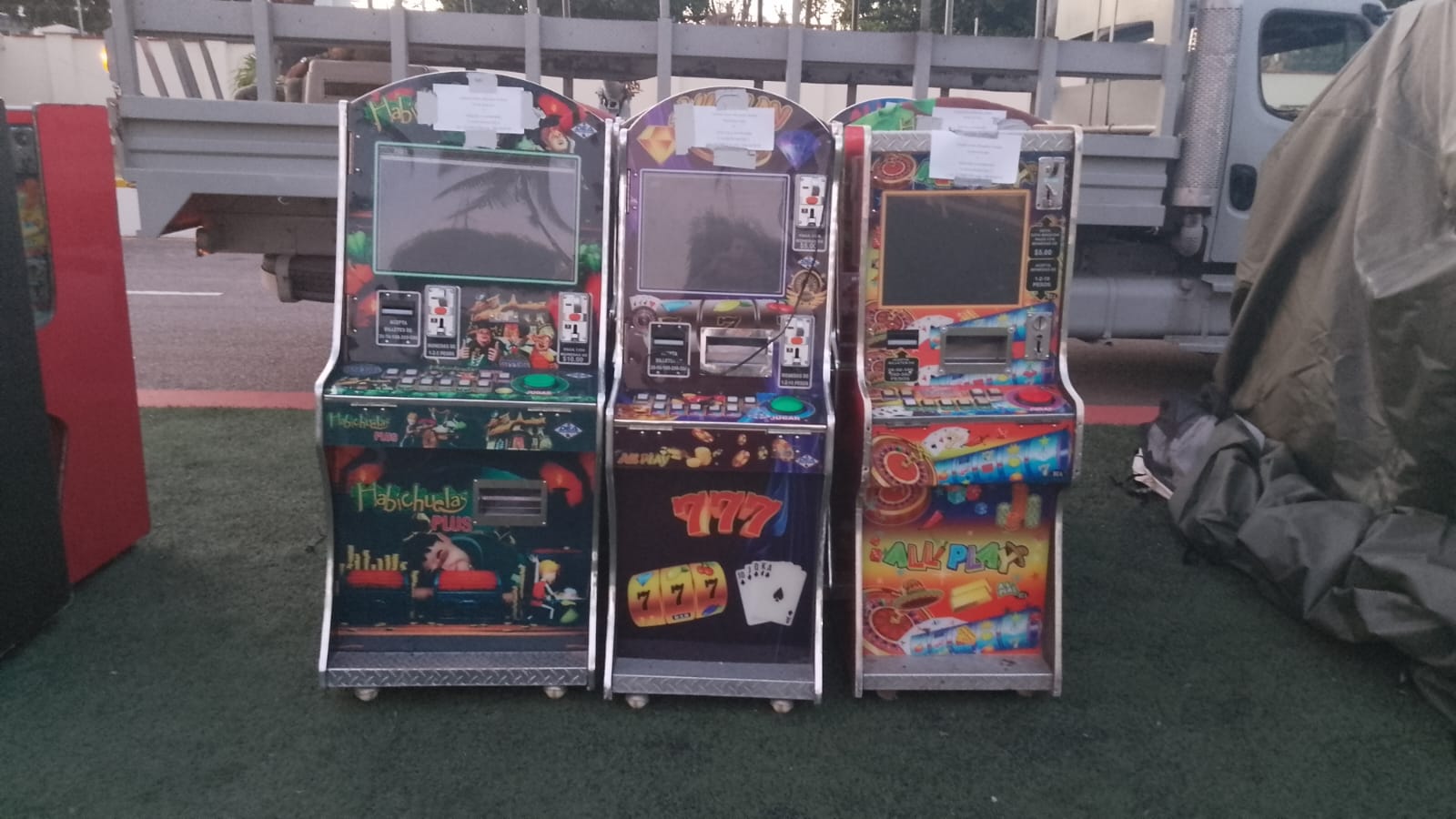En Zona Dorada y Centro, Marina realiza diversos decomisos.