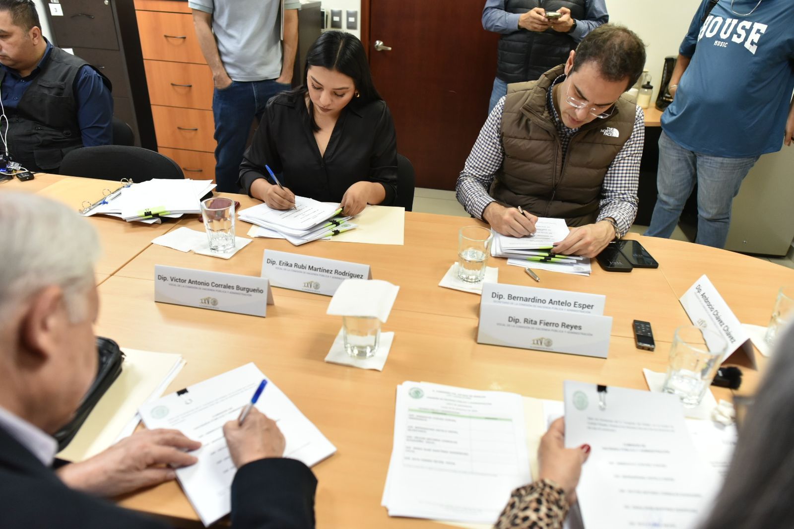 Comisión de Hacienda y Administración Pública del Congreso del Estado aprobó por unanimidad los dictámenes correspondientes a las iniciativas de leyes de Ingresos de los 20 municipios