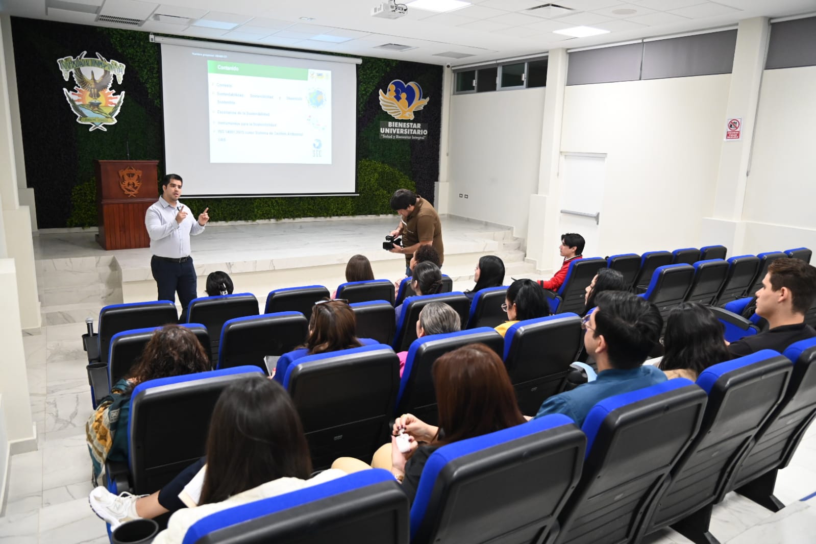 La Unidad de Bienestar Universitario recibe capacitación sobre los Sistemas de Gestión Ambiental y los requisitos con orientación para su uso