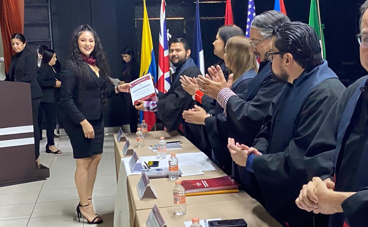 Con el propósito de fortalecer las capacitadles y coadyuvar en la formación, profesionalización y continuidad de las y los elementos de las instituciones de seguridad pública, 57 aspirantes concluyeron su curso de formación inicial en la Universidad de la Policía (Unipol), de las modalidades Agentes del Ministerio Público y Policías Investigadores.
