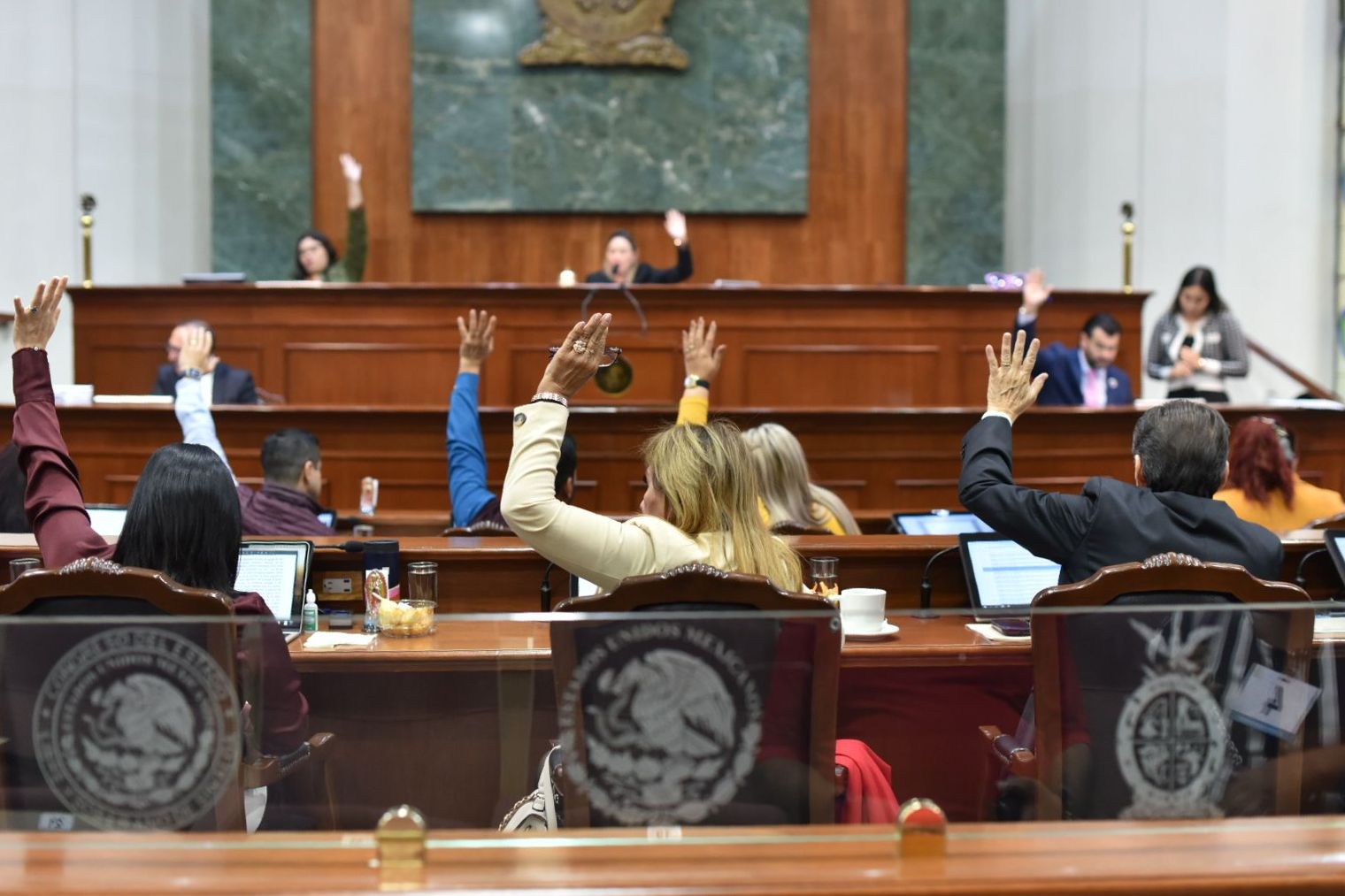 En la Sesión Ordinaria de este martes, diputados y diputadas aprobaron por unanimidad los dictámenes emitidos por la Comisión de Hacienda Pública y Administración en los que se establecen las leyes de ingresos de los 20 municipios del estado, para el ejercicio fiscal 2025.