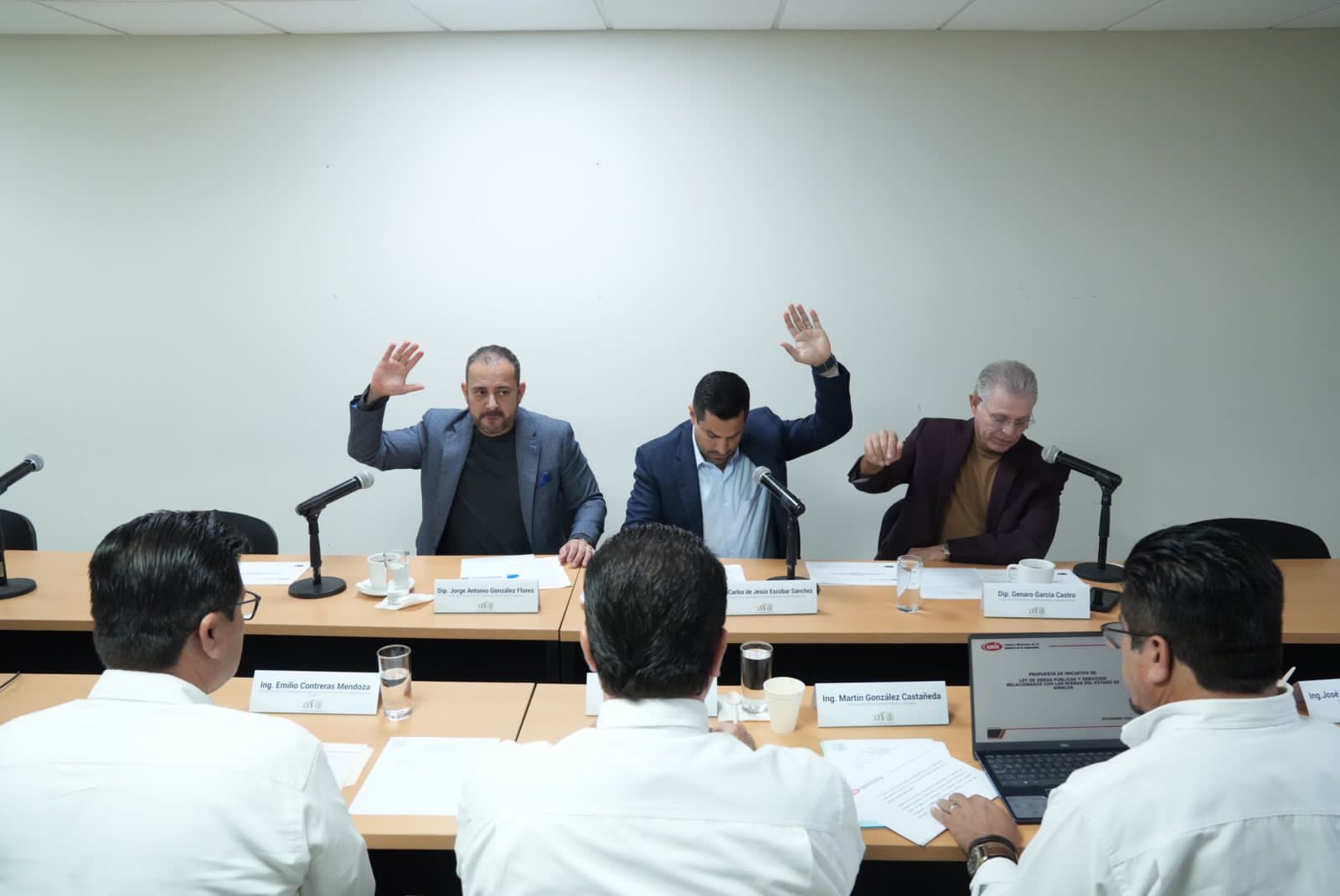 De igual manera proponen que sea obligatoria la capacitación a personal especializado de la industria de la construcción, ya que actualmente sólo se establece como requisito.