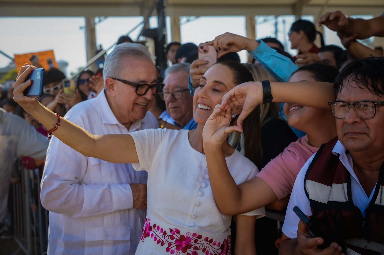 La presidenta de México acordó con el gobernador la construcción de un Hospital del IMSS en Culiacán, como una de las primeras acciones de su gobierno