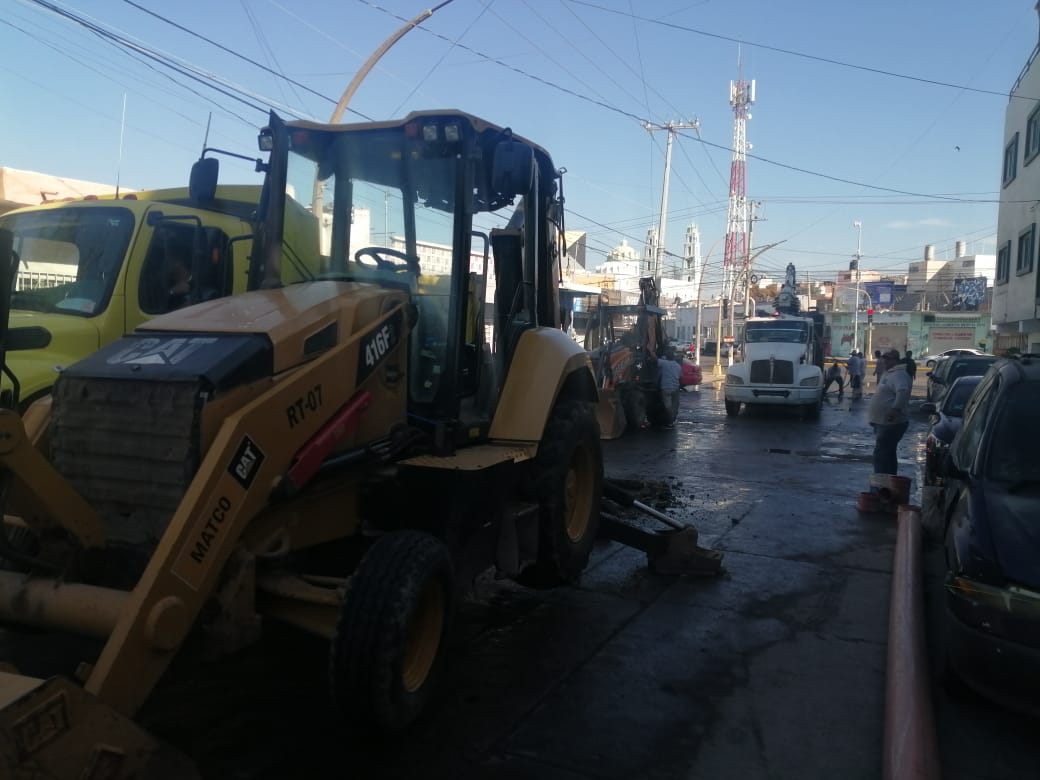 -	Para evitar se vuelva a presentar el problema, se repondrán 6 metros lineales de la red de atarjeas sobre la Calle Esteban Flores 