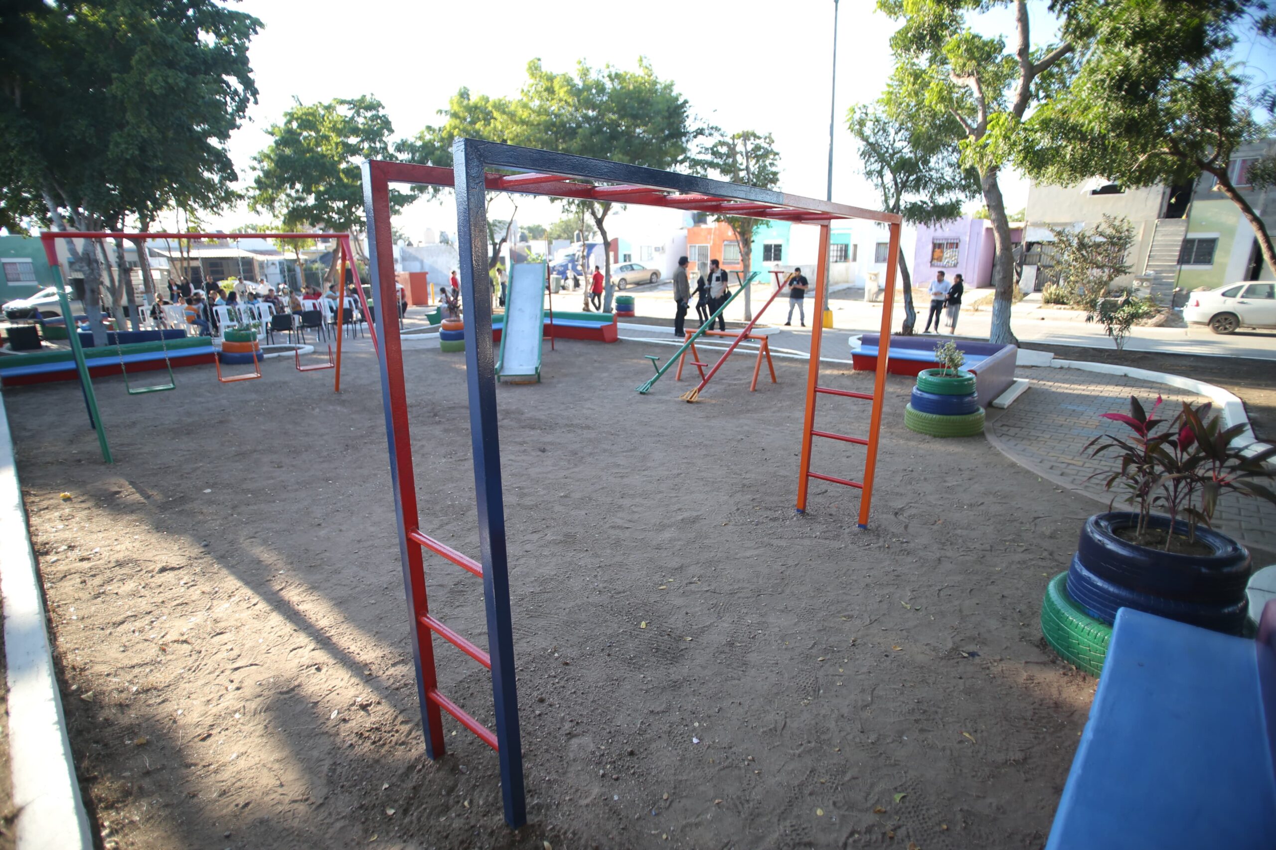 La Presidenta Municipal destaca que es el cuarto parque rehabilitado, de los diez comprometidos en sus primeros 100 días de Gobierno; gracias al programa ¡Qué Bonito Mazatlán!.