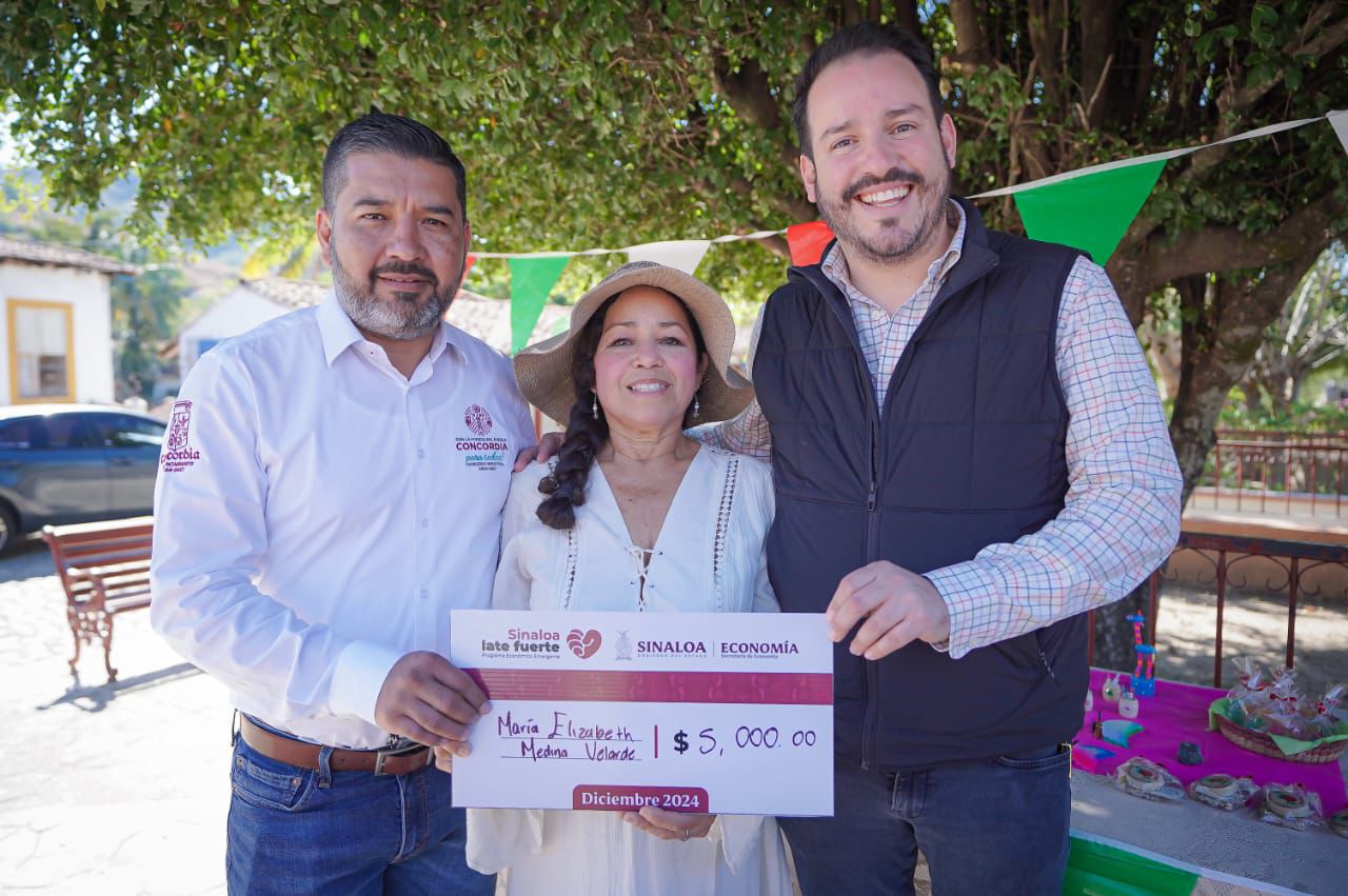 -	Siguiendo la instrucción del Gobernador Rubén Rocha Moya, el Secretario de Economía, Ricardo Velarde Cárdenas, entregó 115 apoyos de 5 mil pesos del programa “Sinaloa Late Fuerte”. Durante su visita a Concordia, recorrió Copala y acordó un apoyo de 2,500 pesos para 80 músicos locales.