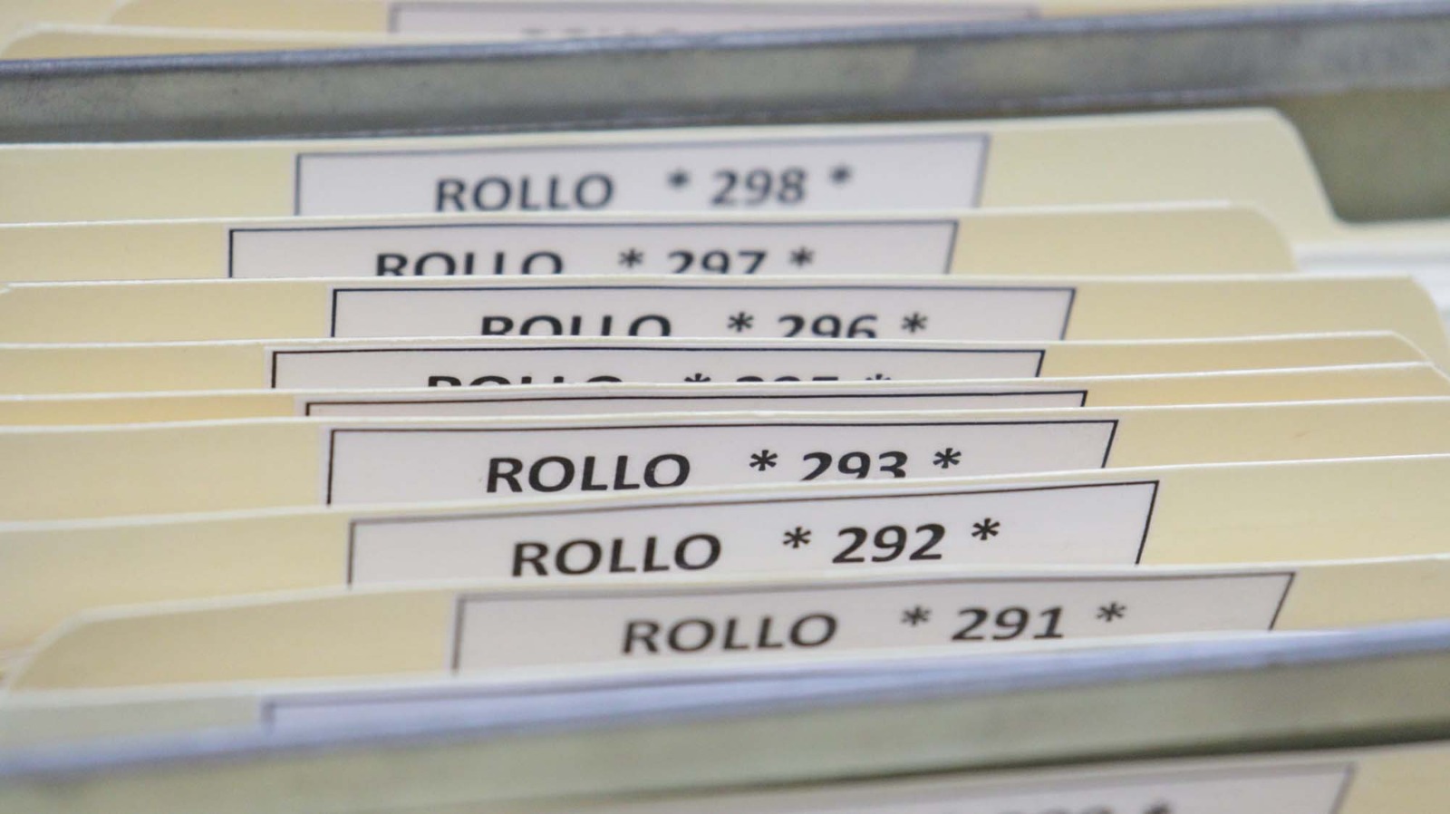 - Crea la UAS Proyecto de Digitalización de Microfilms para el rescate de documentos e información de alumnos con más de 50 años de antigüedad