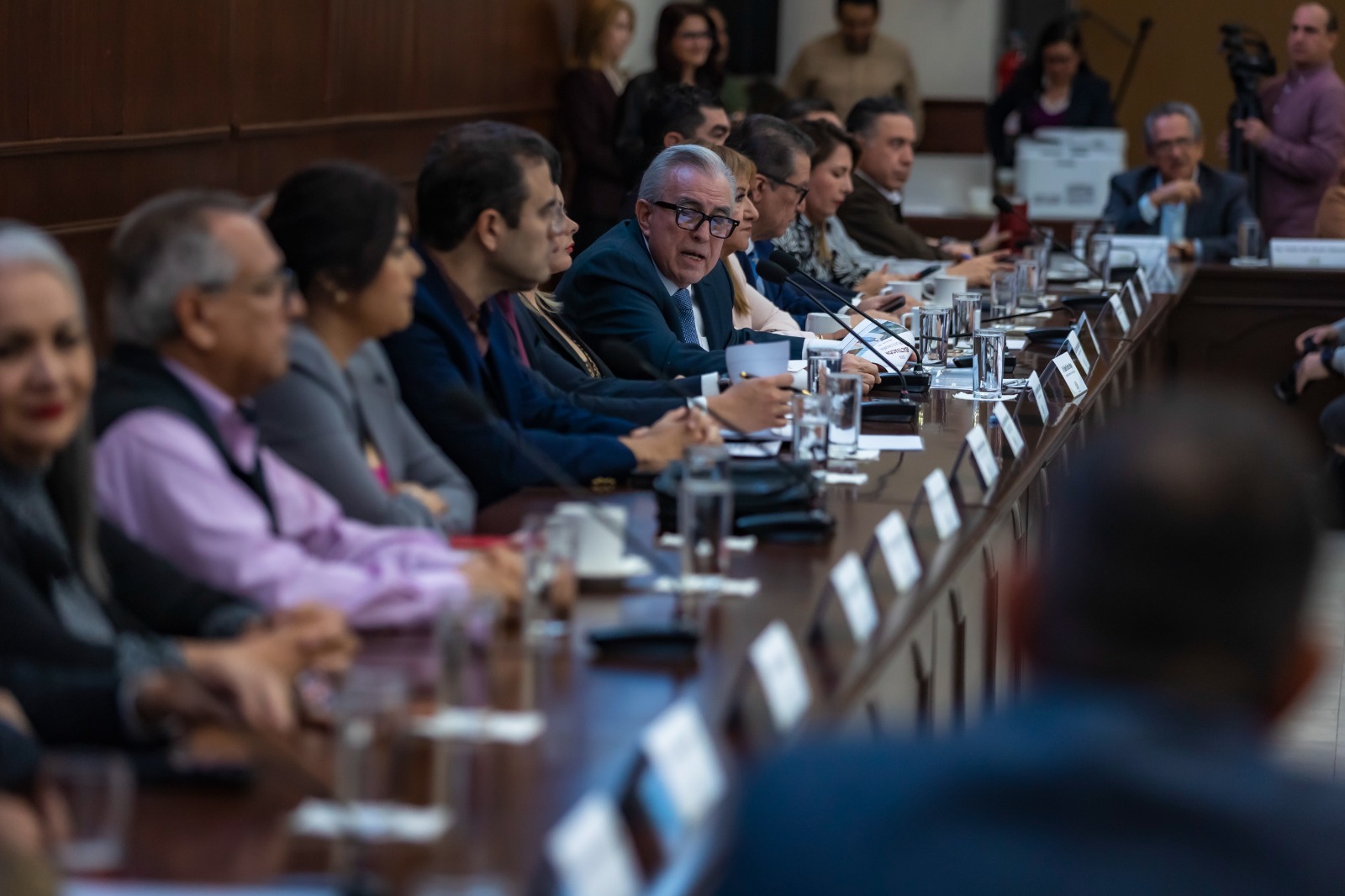 Por primera vez un gobernador sostiene reunión de trabajo con el Congreso, para presentar un plan de reactivación y solicitar un crédito sustentado en necesidades y, en la amplia capacidad de respuesta del estado.