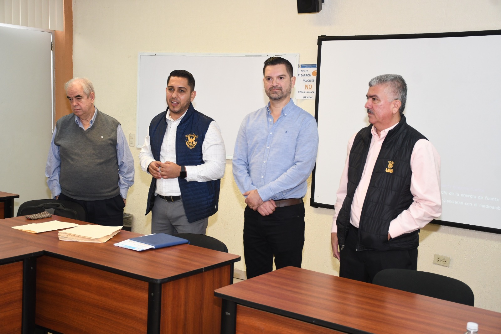 -	Con el fin de reforzar y garantizar el cumplimiento de las estrategias educativas para el segundo semestre del ciclo escolar 2024-2025, se realizó una reunión con la Dirección General de Escuelas Preparatorias (DGEP) en la Unidad Regional Sur. 