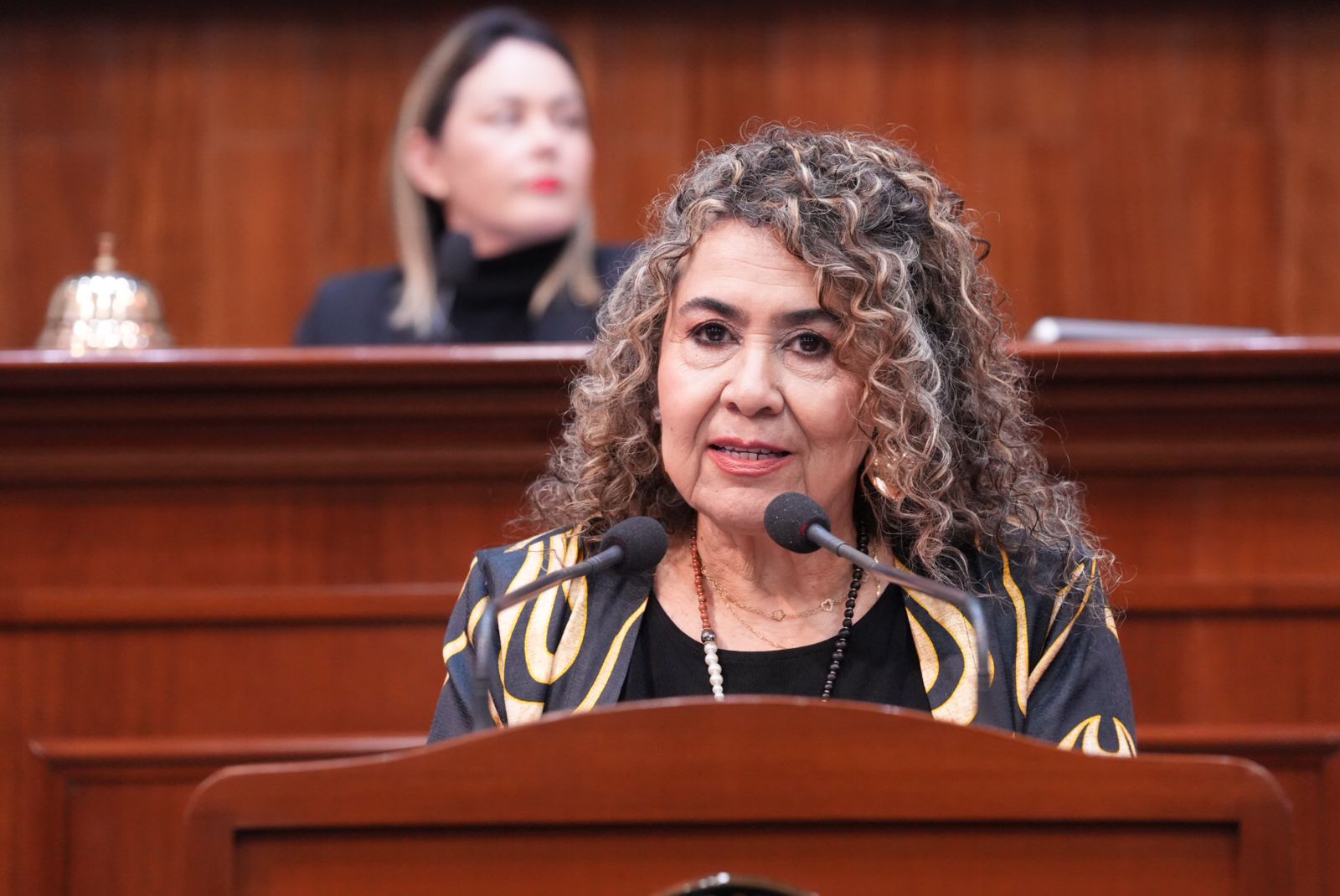 PAS presenta reforma de Ley de Salud para entrega gratuita de anteojos.