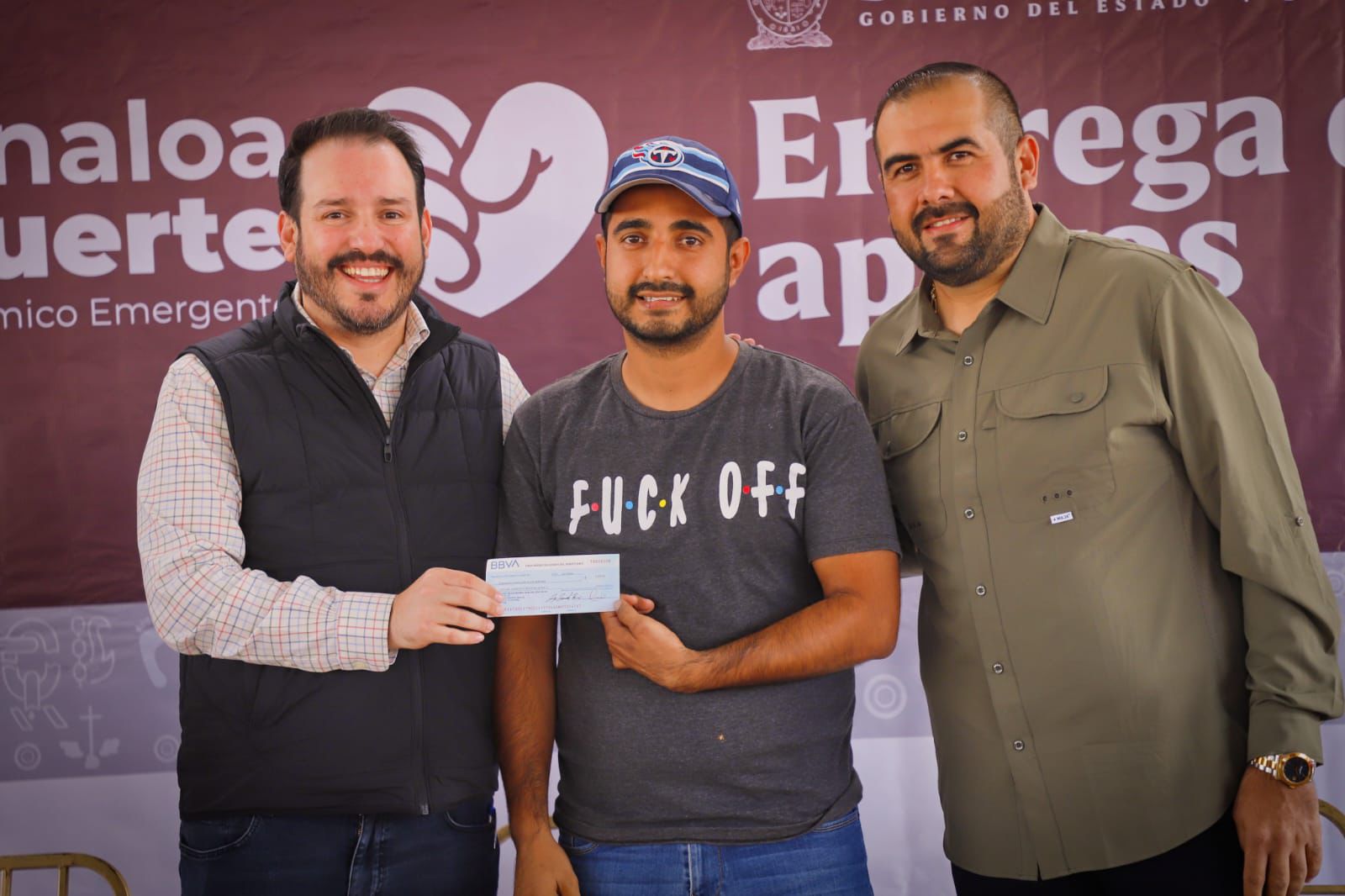 -	El Gobierno de Sinaloa entregó 120 apoyos económicos de $2,500 pesos a músicos locales en la comunidad de Coyotitán.