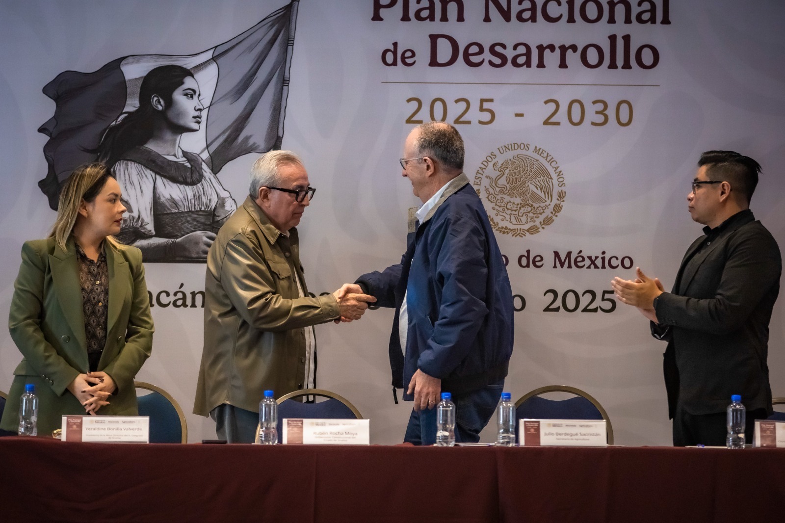 El objetivo principal del Plan Nacional de Desarrollo es consolidar la prosperidad de la república y el bienestar de la población.