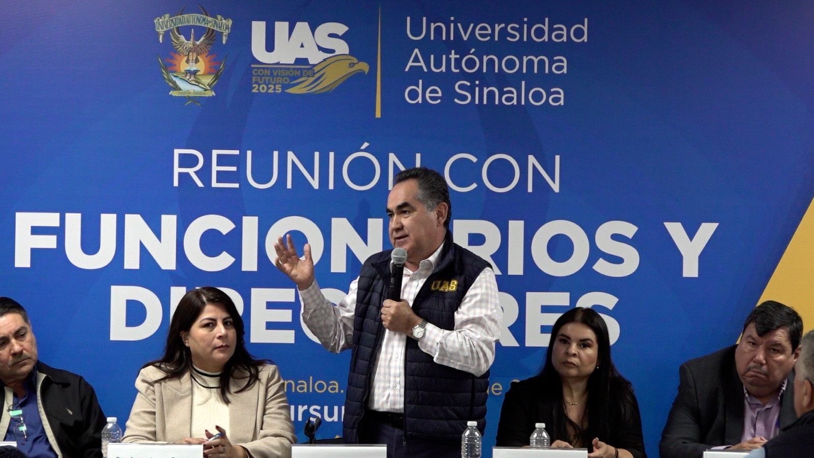 -	Con un llamado a la unidad y la inclusión, se reúne el Rector Jesús Madueña con funcionarios y directores para proyectar la agenda académica y administrativa del 2025
