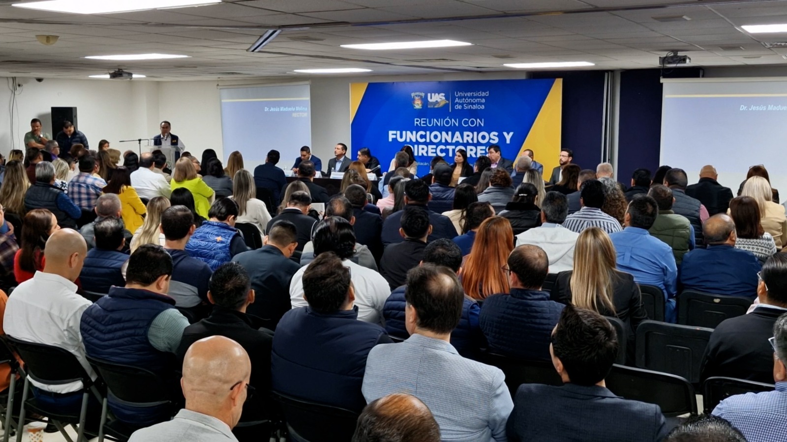 -	Con un llamado a la unidad y la inclusión, se reúne el Rector Jesús Madueña con funcionarios y directores para proyectar la agenda académica y administrativa del 2025