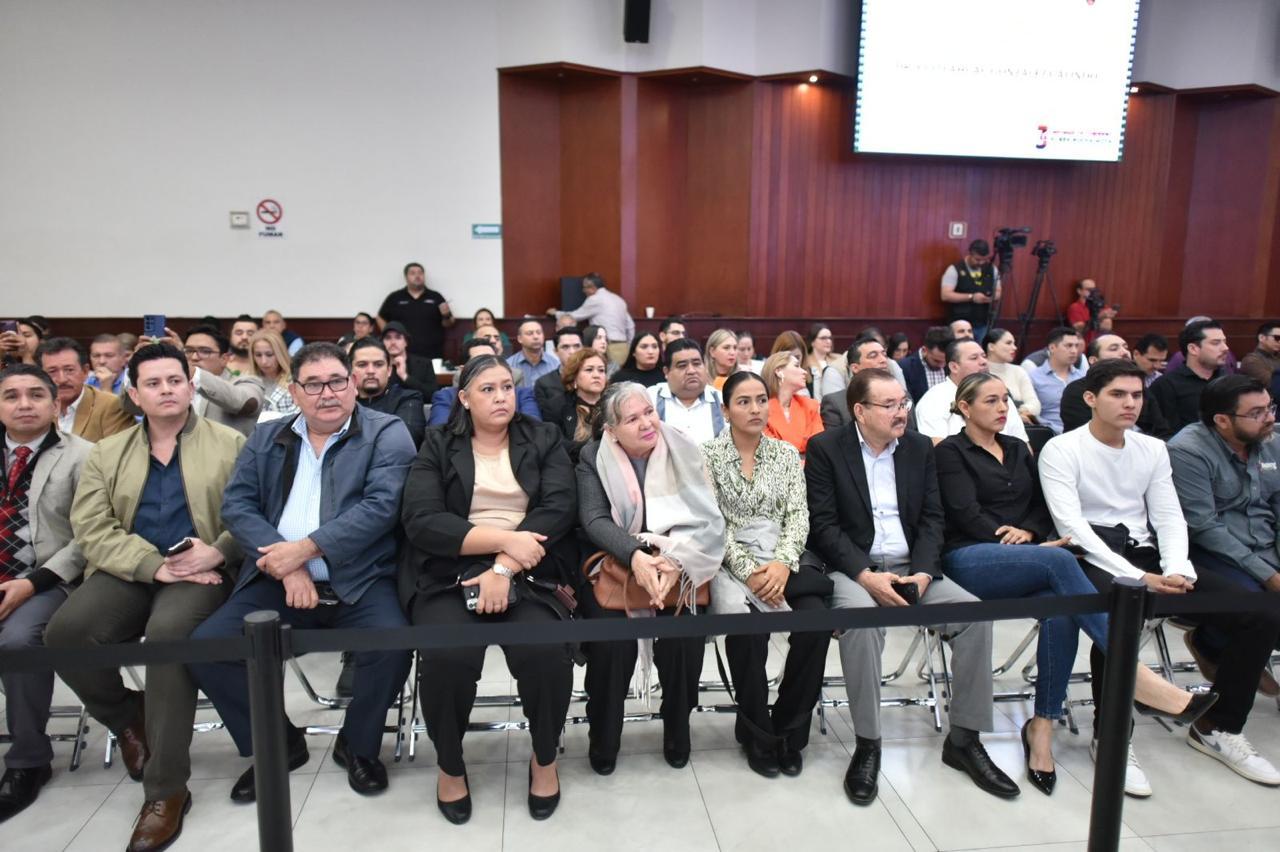 -	Sinaloa registra avances en salud reconocen diputadas y diputados ante comparecencia de  Cuitláhuac González, Secretario de Salud
