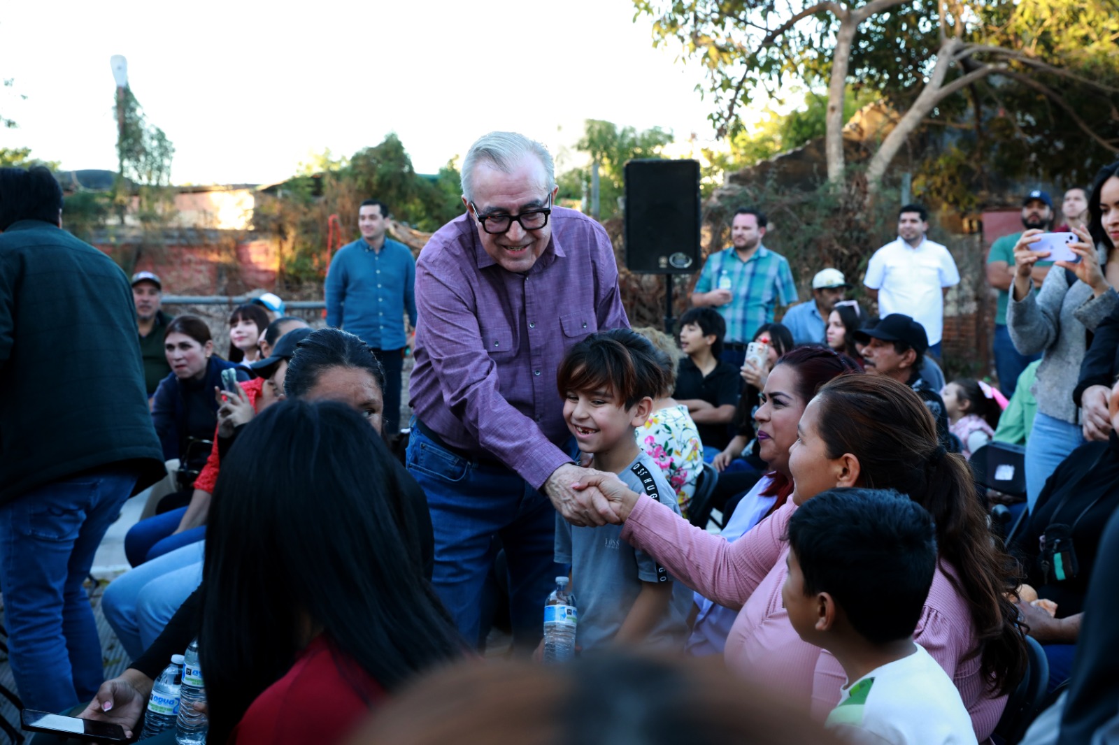 -	Inaugura Rocha Moya obras de vialidad en Culiacán, con una inversión superior a los 26.1 millones de pesos.
-	Esta calle permitirá conectar la avenida Álvaro Obregón con el Blvd. Sánchez Alonso, haciendo un par vial que desfogará el tráfico en la zona norponiente de la ciudad.
