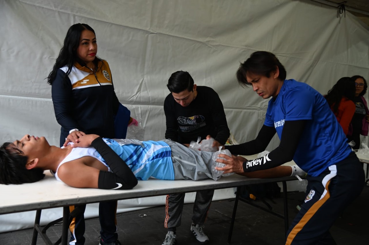 -	Atletas participantes en el XXXIV Maratón Internacional de Culiacán agradecen la atención de los especialistas en rehabilitación física de la UAS
