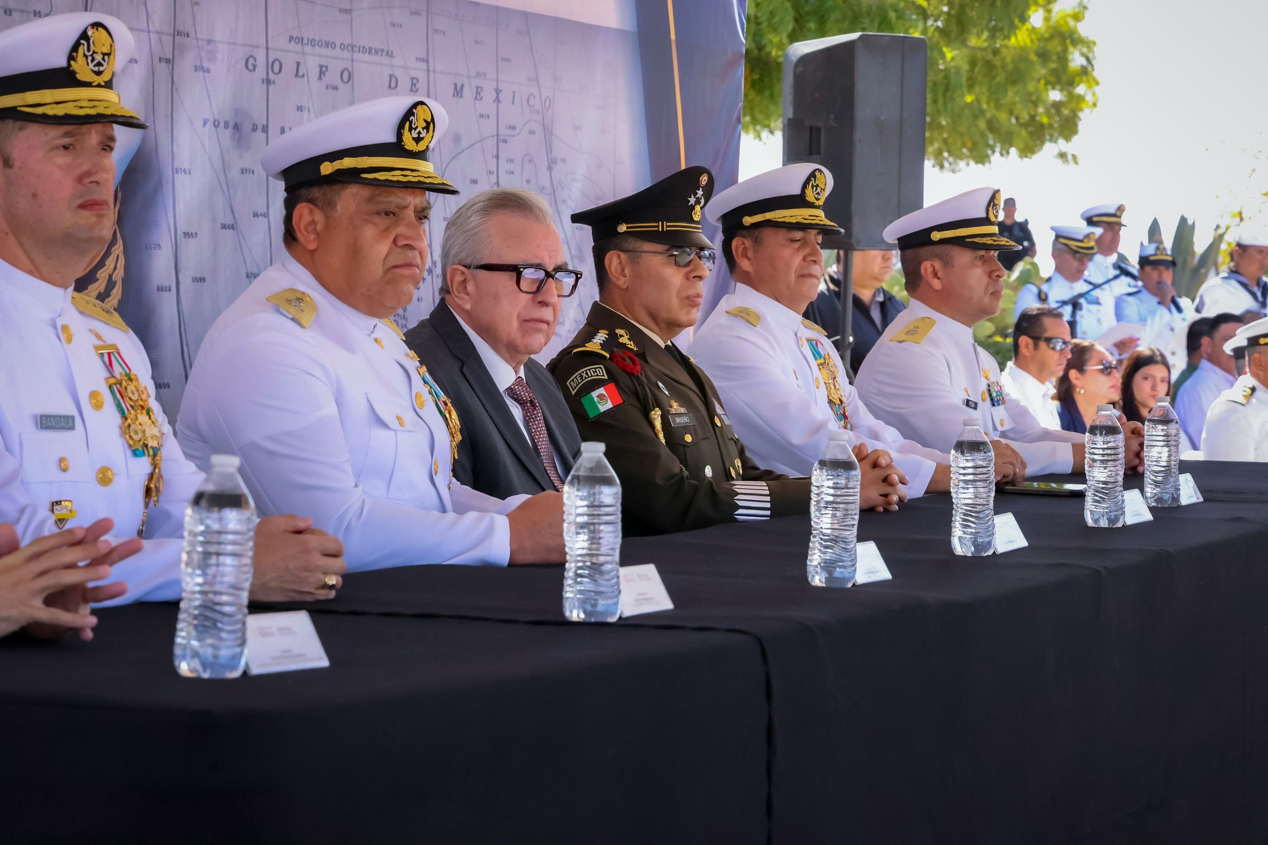 -	Rocha Moya asiste como invitado a la ceremonia de entrega-recepción del mando de armas de la Octava Zona Naval
-	El Vicealmirante Saúl Hiram Bandala Garza, asume como comandante de la Octava Zona Naval.
