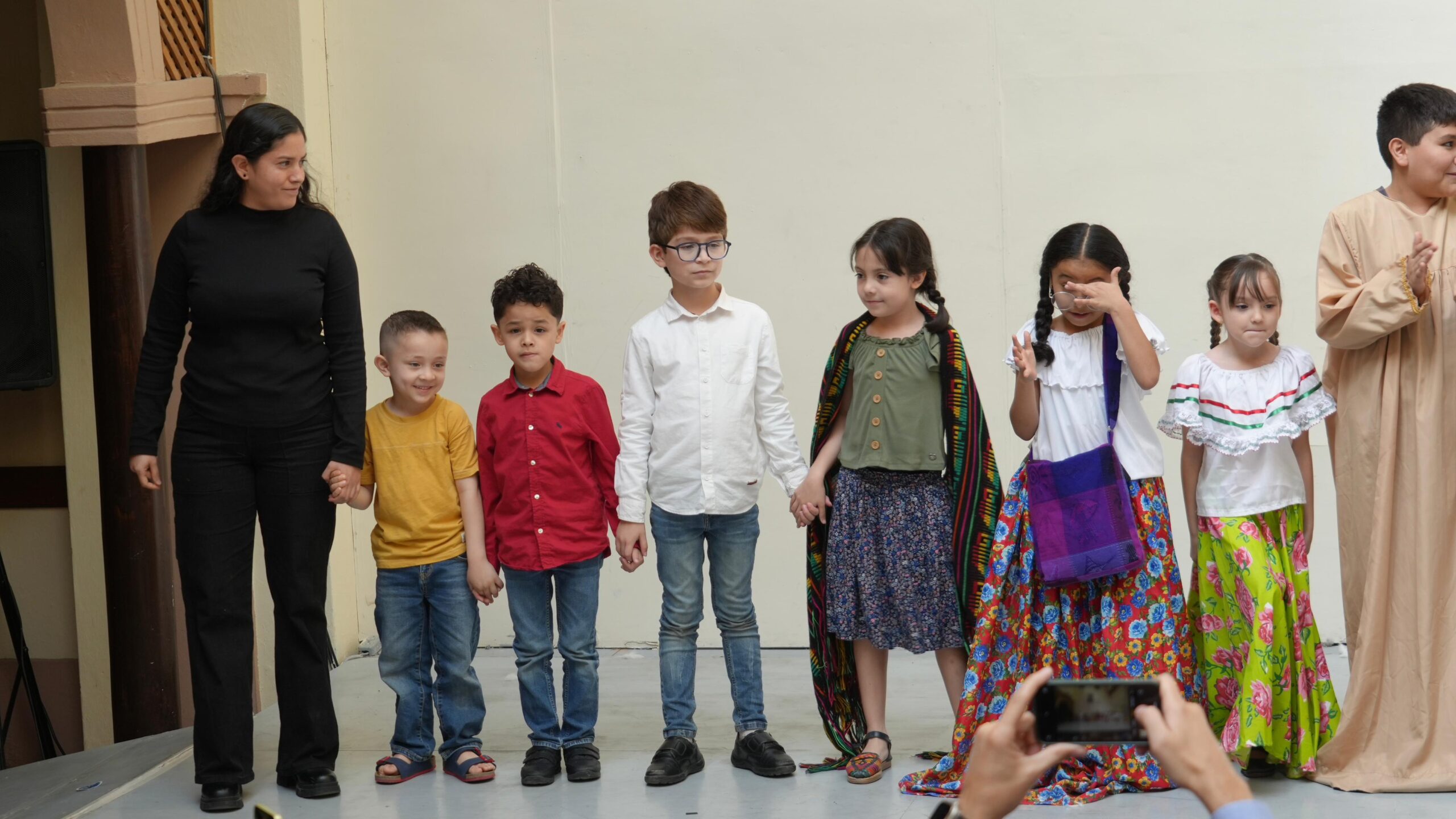 Con una mezcla de humor, música y diversión, los estudiantes del Taller Infantil de Teatro del Centro Municipal de las Artes (CMA) deleitaron al público en la Casa Haas