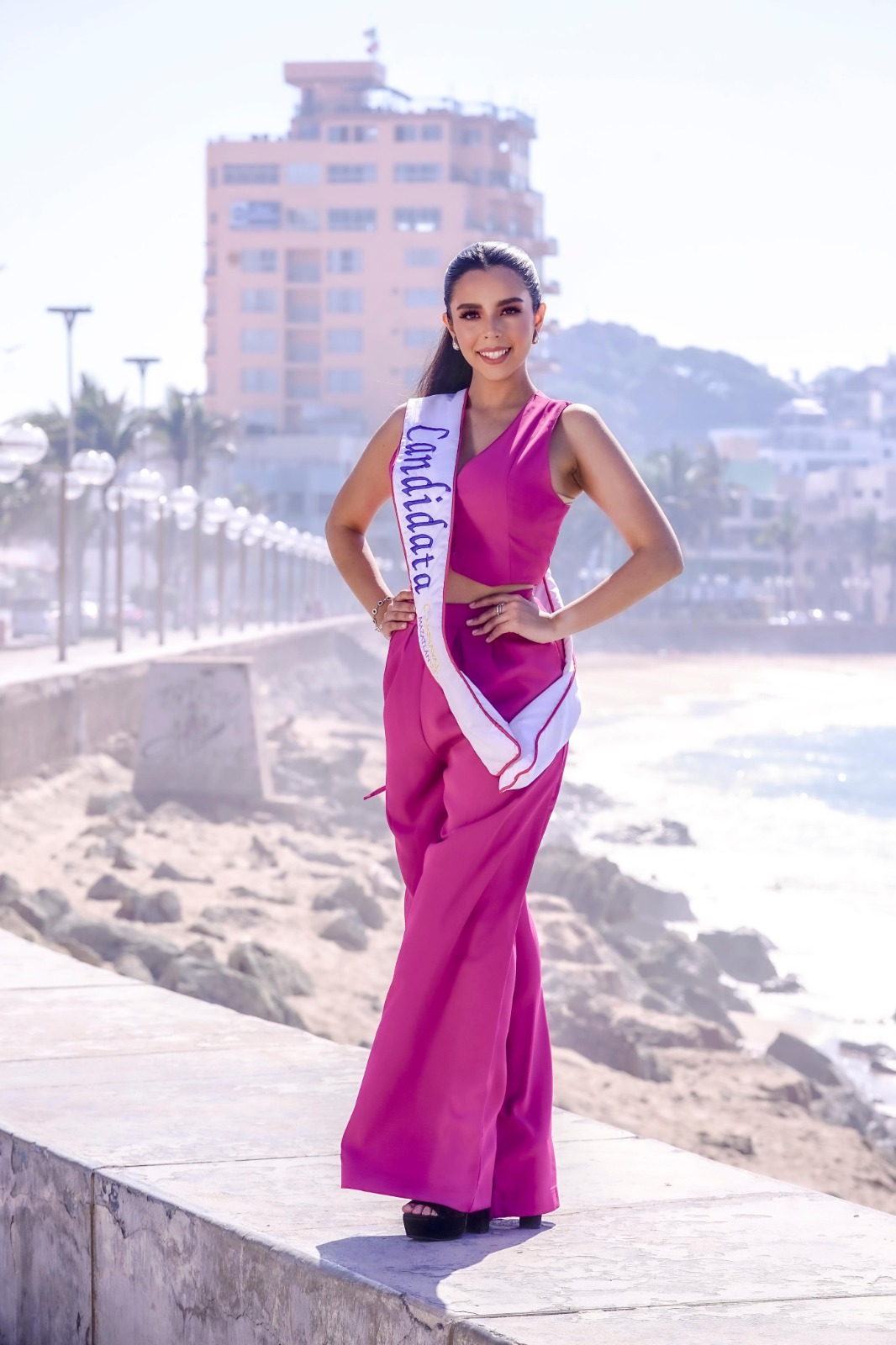 Sandra Tirado, candidata de la porra plateada a Reina del Carnaval Internacional de Mazatlán 2025
