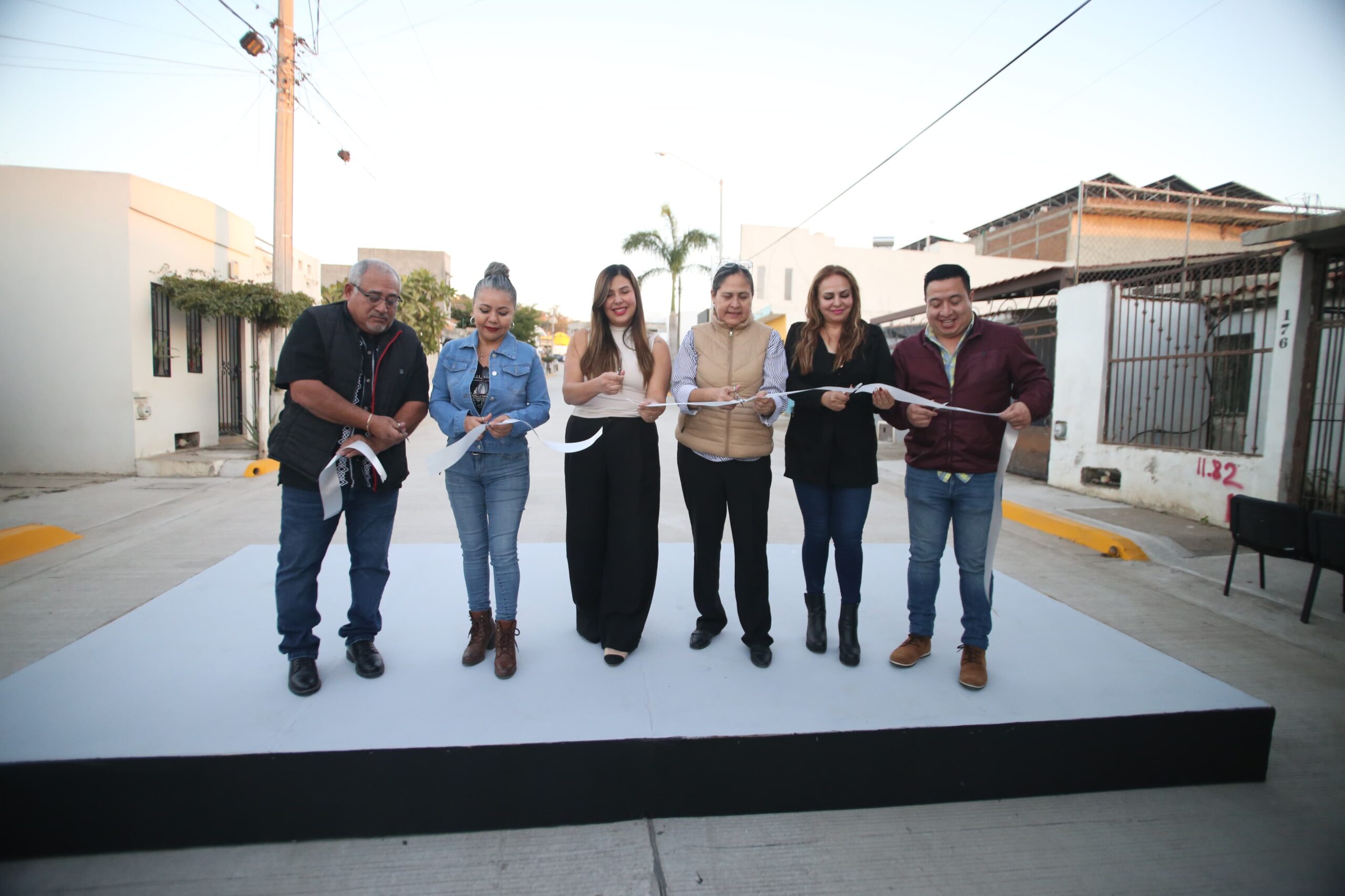 - Estrenan vecinos de Lomas de San Jorge pavimentación y rehabilitación de red hidrosanitaria