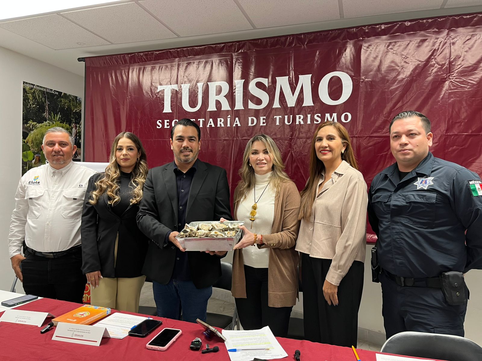 Este 1 y 2 de febrero, la Feria del Ostión Elota 2025, te espera con una deliciosa variedad de platillos elaborados a base de ostión y de mariscos, además de grandes espectáculos culturales, deportivos, juegos mecánicos, concursos, lucha libre y muchas sorpresas.