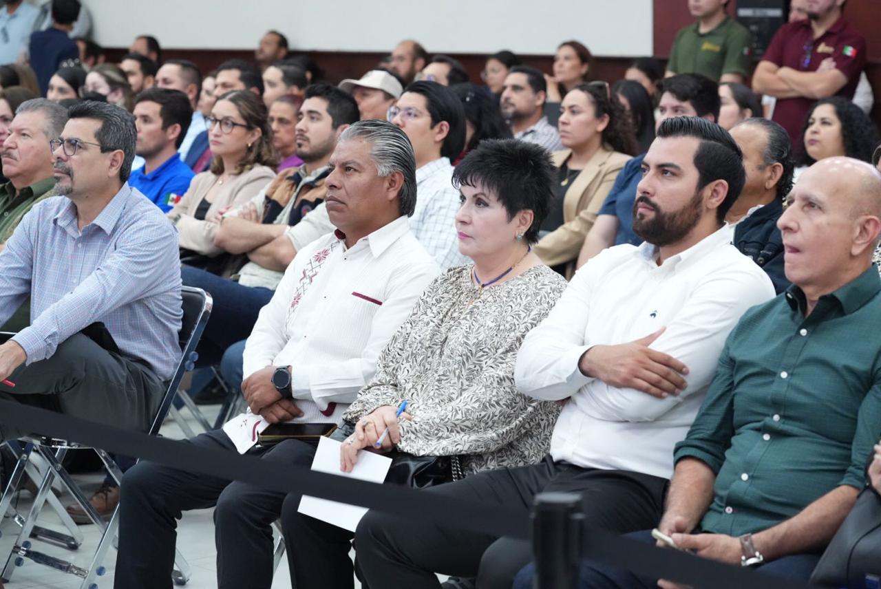 Después de una extensa exposición sobre la situación que guarda la SEBIDES, las y los diputados de los diversos grupos parlamentarios hicieron sus posicionamientos y cuestionamientos sobre los datos revelados en esta comparecencia.