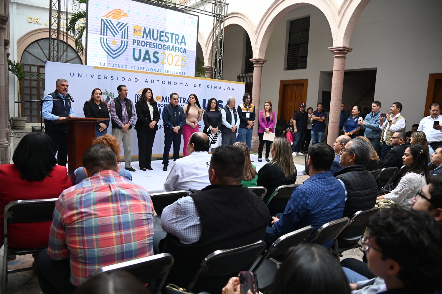 - Como una gran herramienta para que los jóvenes conozcan las más de 190 opciones de ingreso a nivel licenciatura, se pone en marcha la XIX Muestra Profesiográfica UAS 2025