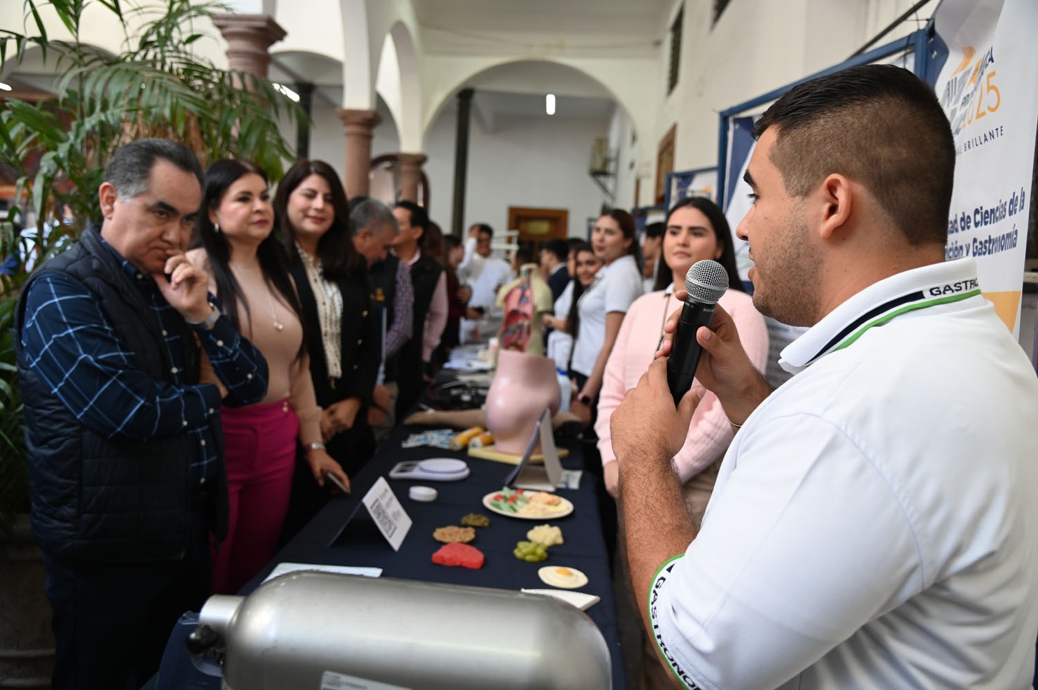 - Como una gran herramienta para que los jóvenes conozcan las más de 190 opciones de ingreso a nivel licenciatura, se pone en marcha la XIX Muestra Profesiográfica UAS 2025