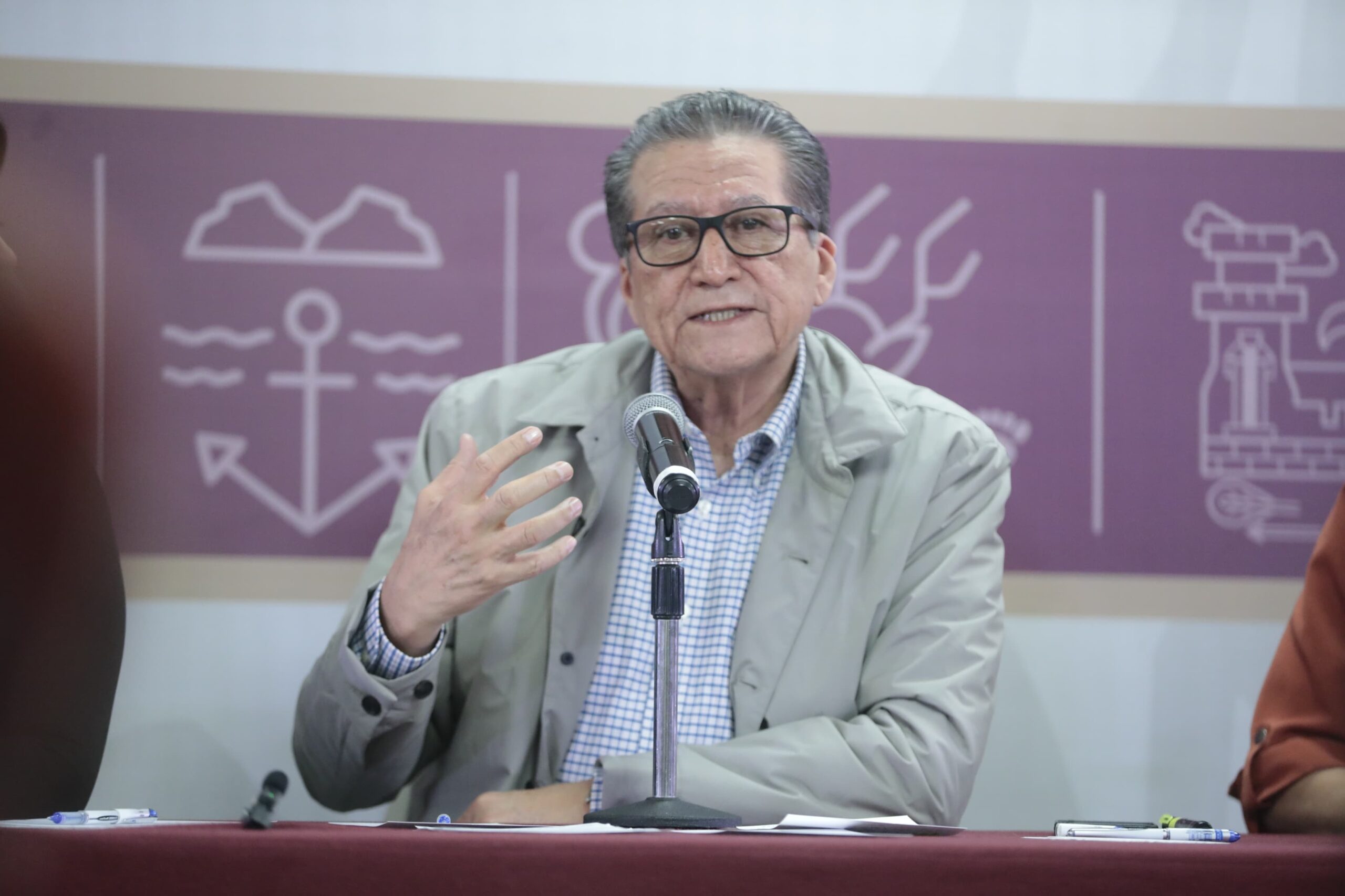 Concluyen procesos contra ex rector y rector de la UAS.
-	Abogado Milton Ayala explica los detalles el secretario de Gobierno dijo que los acuerdos competen al Poder Judicial.
-	Bernardino Antelo a coordinar los diputados locales del PRI a nivel nacional.
-	Marco Verde, orgullo mazatleco y medallista olímpico brinca al ámbito del boxeo profesional.
