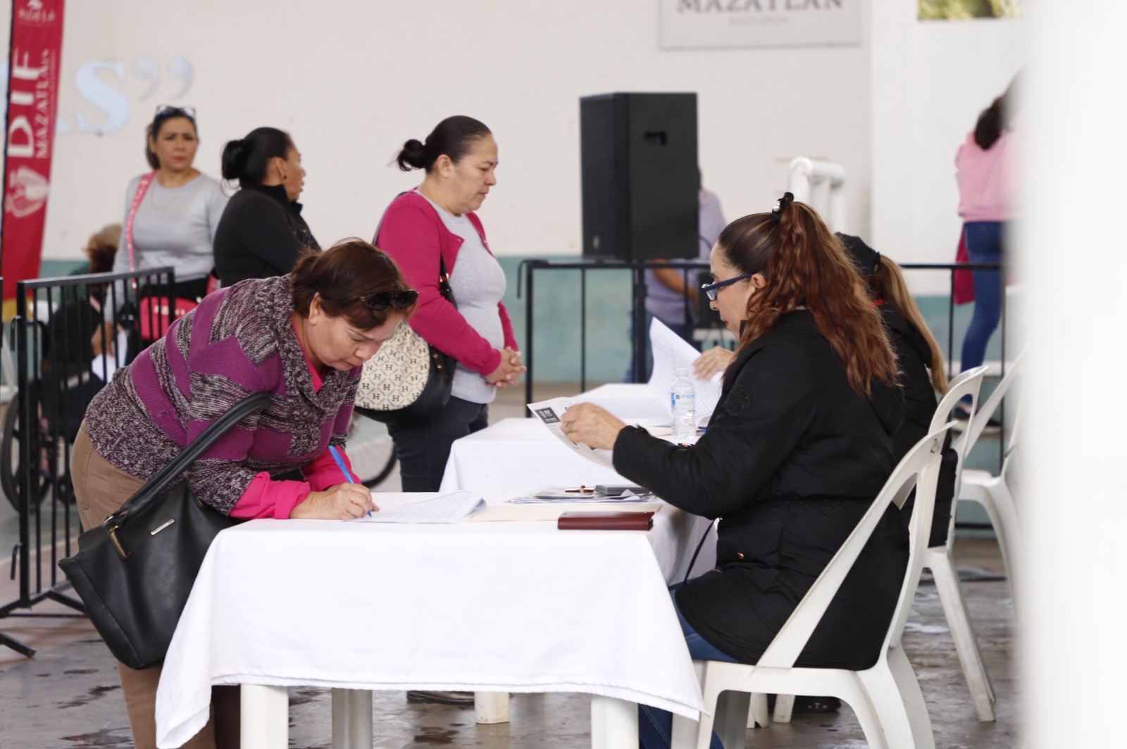 “En el corazón del bienestar de Mazatlán, el Sistema DIF, están las puertas abiertas para cada uno de ustedes, están los coordinadores de los programas y también pueden contar con un servidor”, manifestó.