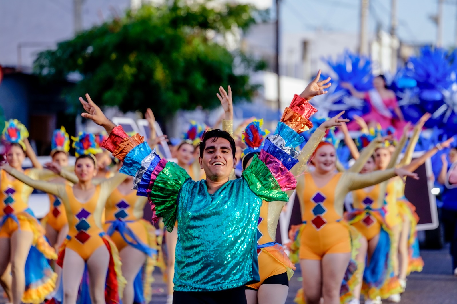 Del 27 de febrero al 4 de marzo, la ciudad de Mazatlán se convertirá en un escenario de alegría y diversión con la celebración del Carnaval Internacional y para promover la gran fiesta este viernes 31 de enero a partir de las 4 de la tarde se llevará a cabo una alegre manifestación que recorrerá las principales calles de la ciudad.