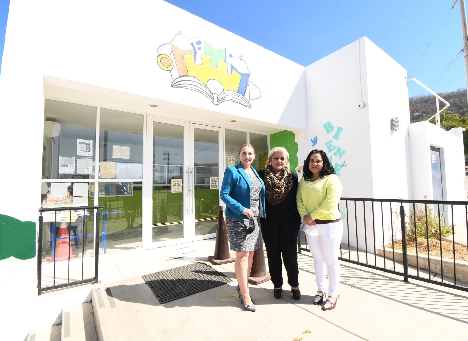 La Unidad de Bienestar Universitario de la Universidad Autónoma de Sinaloa en colaboración con Secretaría Académica, visitaron y obsequiaron pelotas a los niños de la estancia infantil “Pequeño Reino” en la Unidad Regional Sur.