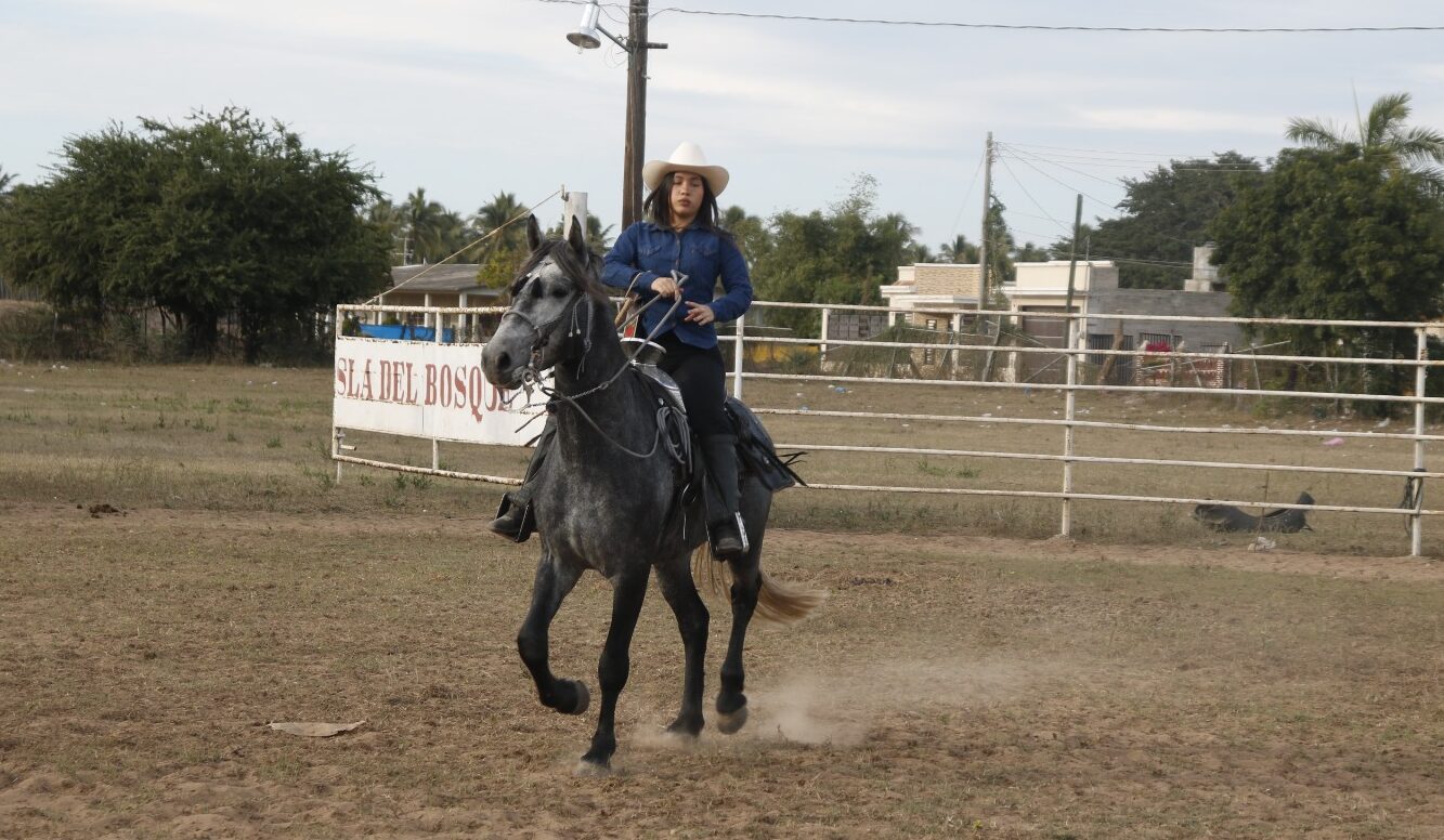 Esperan a más un centenar de charros en la tradicional cabalgata de la amistad de la Isla del Bosque