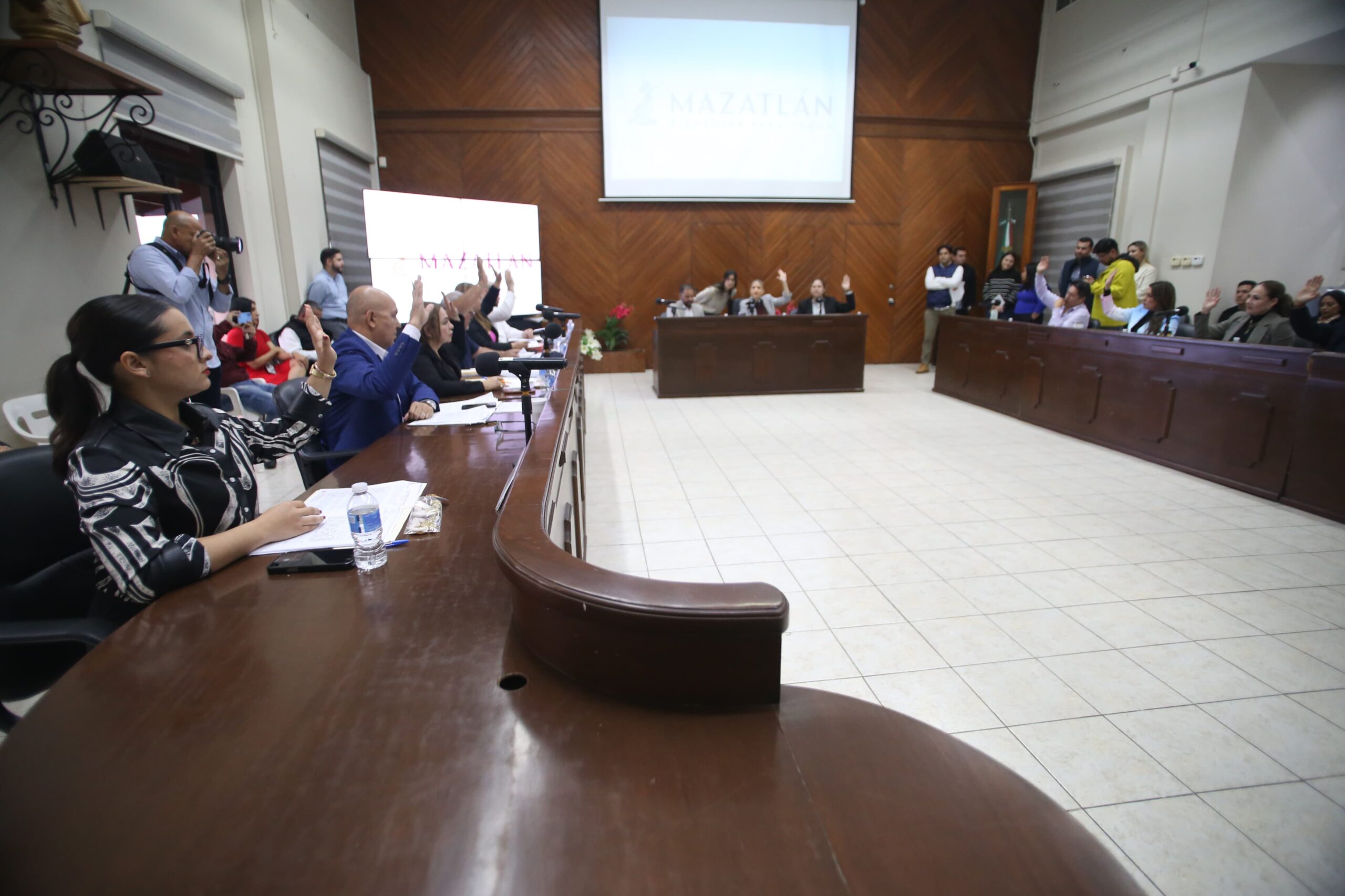 – El pleno del Cabildo aprueba la fecha, el horario y la convocatoria para la realización del Cabildo Abierto; la recepción de propuestas será del 13 al 17 de enero, y se celebrará el viernes 24 del presente mes