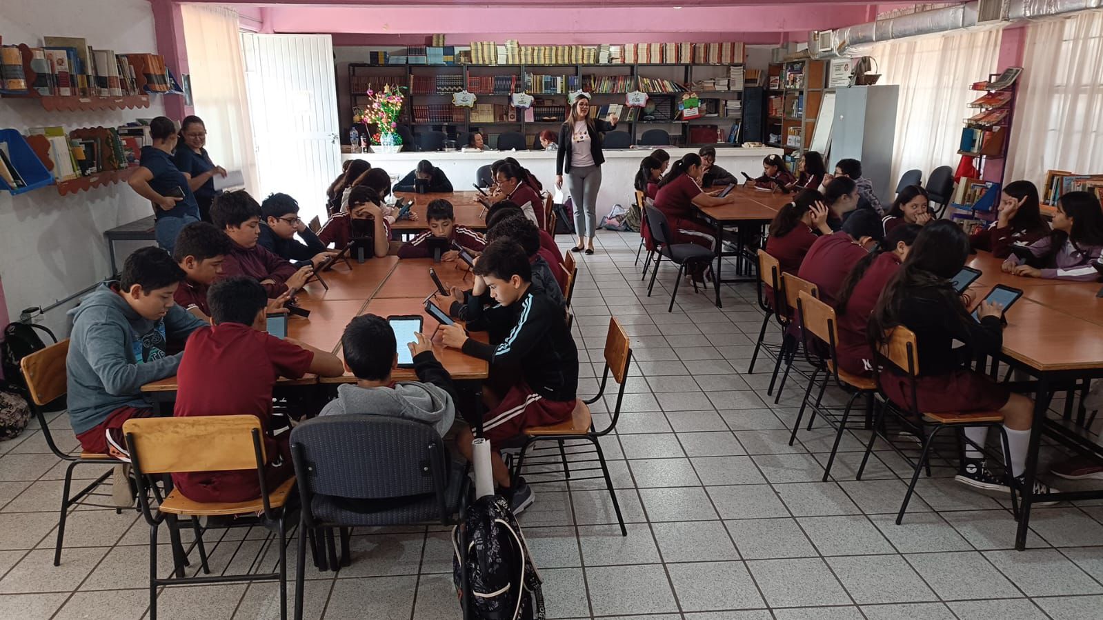 -	La falta de espacios seguros y la escasa formación de habilidades socioemocionales son preocupantes, señala Fundación Sociedad Educadora