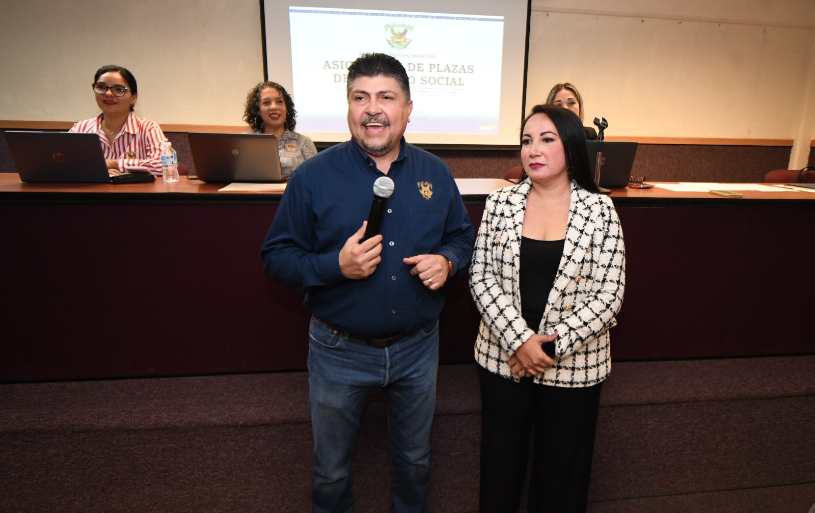 - La Universidad Autónoma de Sinaloa a través de la Sub-dirección del Servicio Social en la región sur, llevó a cabo la asignación de plazas para la nueva generación de brigadistas sociales.