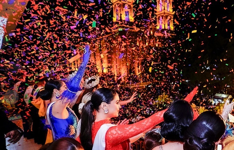 Con el lanzamiento por parte de la Secretaría de Turismo federal de la campaña “Un Mar de Historias”, se busca posicionar a Mazatlán como un lugar ideal para vacacionar y un referente en la industria de reuniones, deportes, bodas, pesca y otros segmentos turísticos, informó la secretaria de Turismo de Sinaloa, Mireya Sosa Osuna.