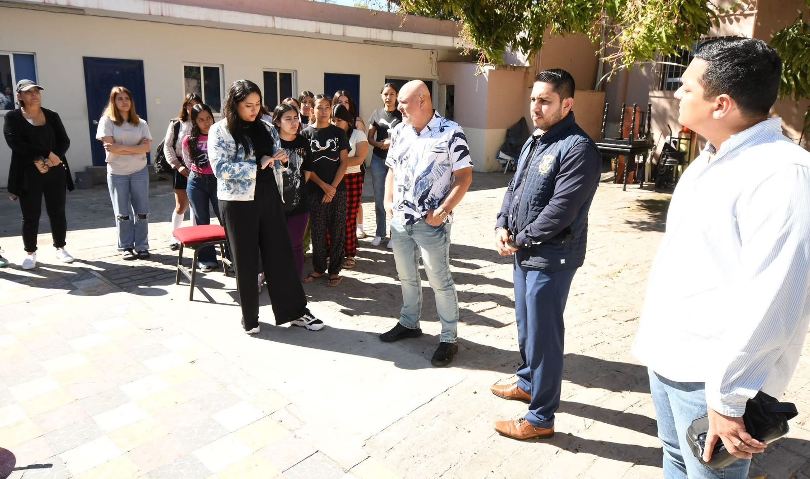 Atendiendo al llamado del Vicerrector de la Zona Sur, Dr. Manuel Iván Tostado Ramírez, la Dirección General de Casas Asistenciales de la Universidad Autónoma de Sinaloa realizó la entrega de instrumentos de cocina para las Casas de Estudiantes “Ernesto Che Guevara” y “Eustaquio Buelna Pérez”.