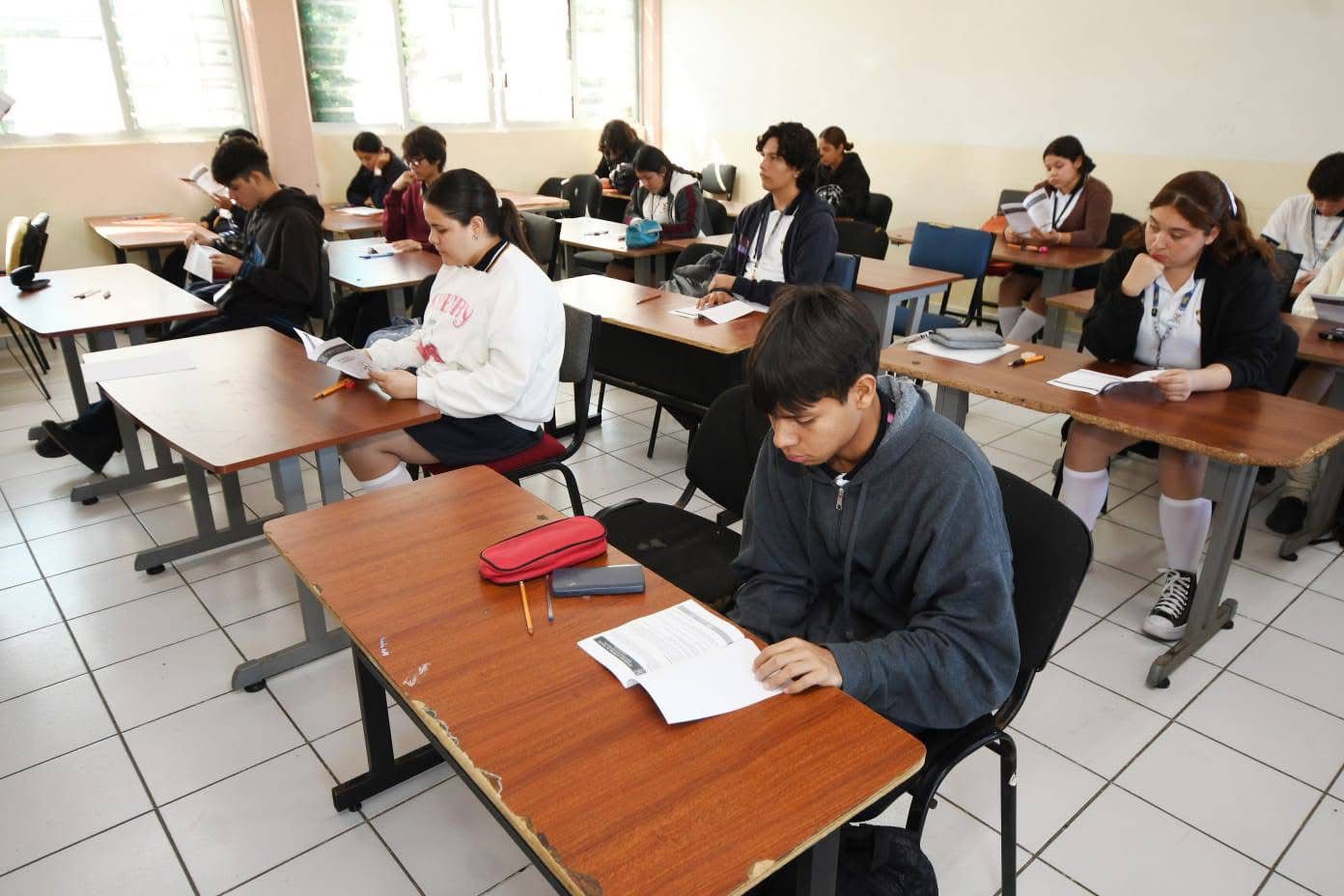 -	La Universidad Autónoma de Sinaloa (UAS), inauguró la 15ª Olimpiada Estatal de Física 2025 en la Unidad Académica Preparatoria “Antonio Rosales”, en la Unidad Regional Sur (URS), 